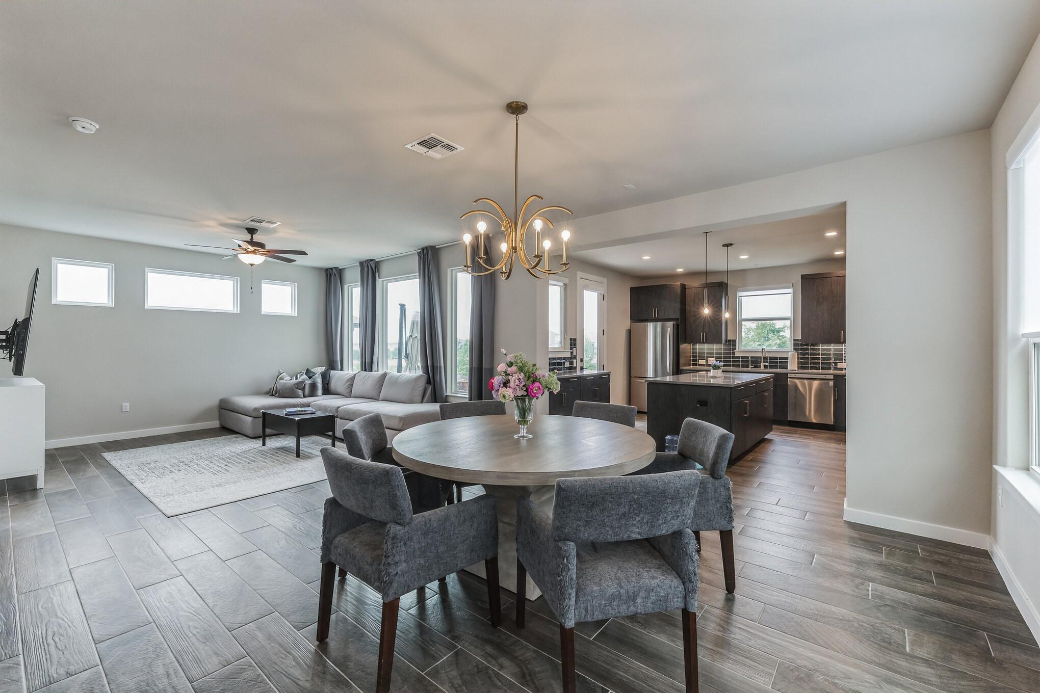 9800 Evening Canopy Dr, Manor, TX 78653