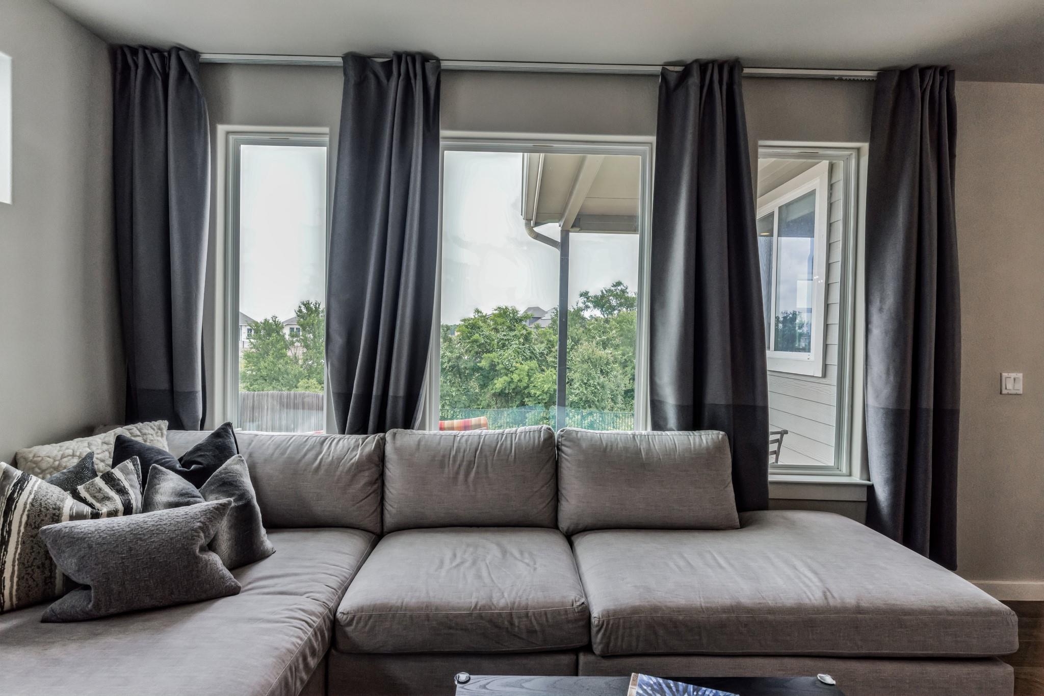 9800 Evening Canopy Dr, Manor, TX 78653