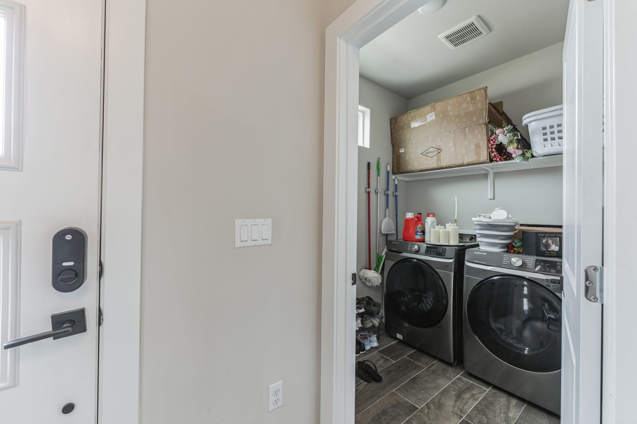 9800 Evening Canopy Dr, Manor, TX 78653