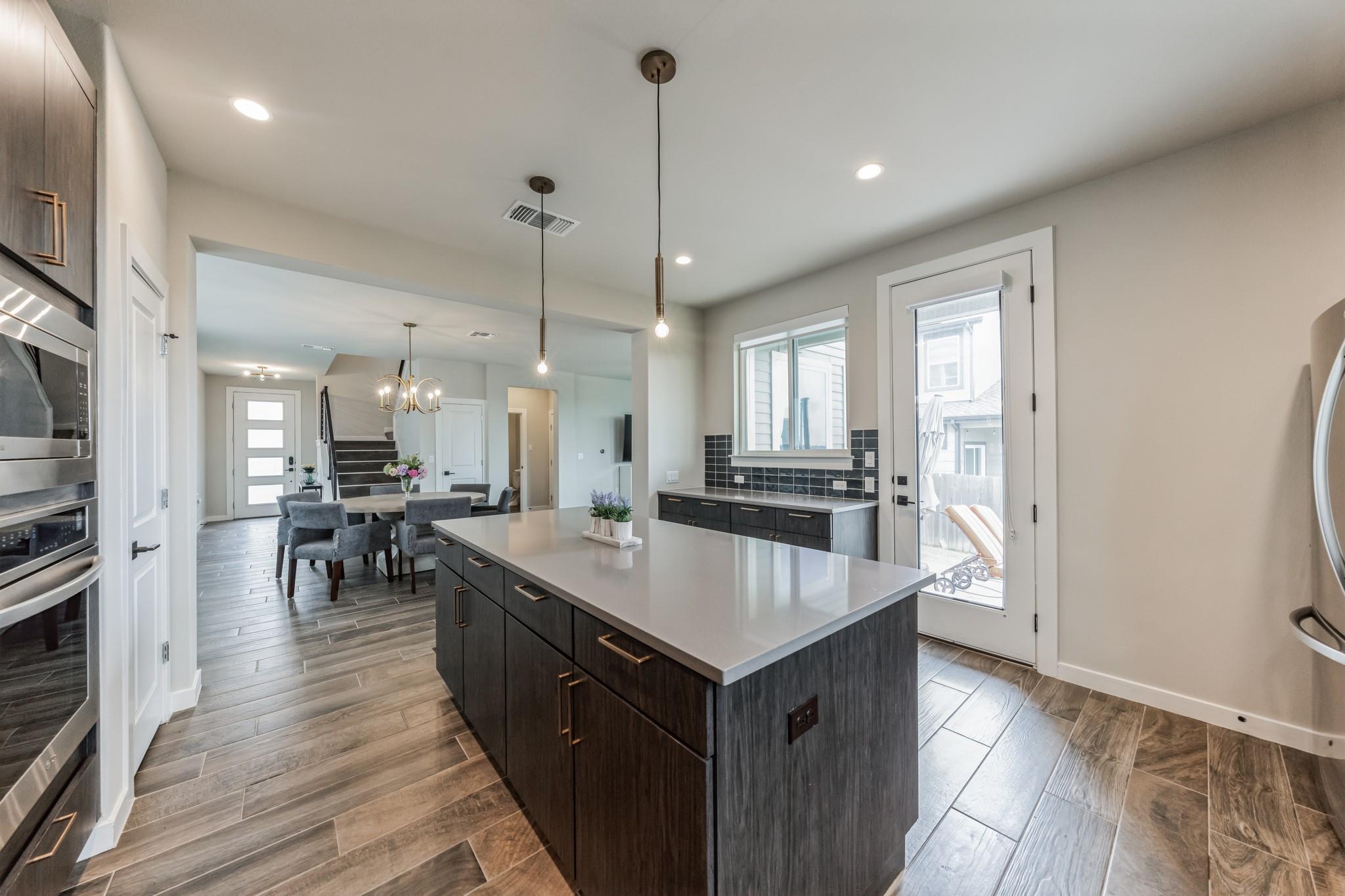 9800 Evening Canopy Dr, Manor, TX 78653