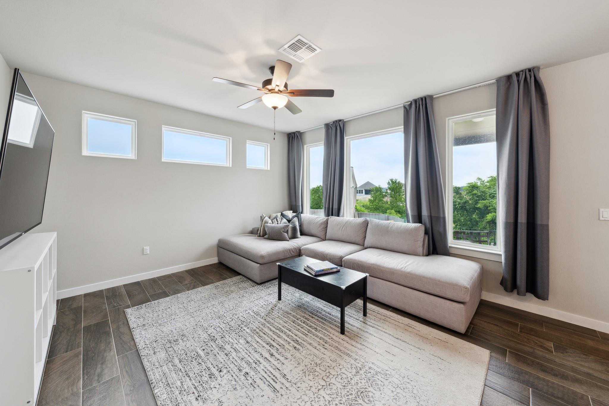 9800 Evening Canopy Dr, Manor, TX 78653