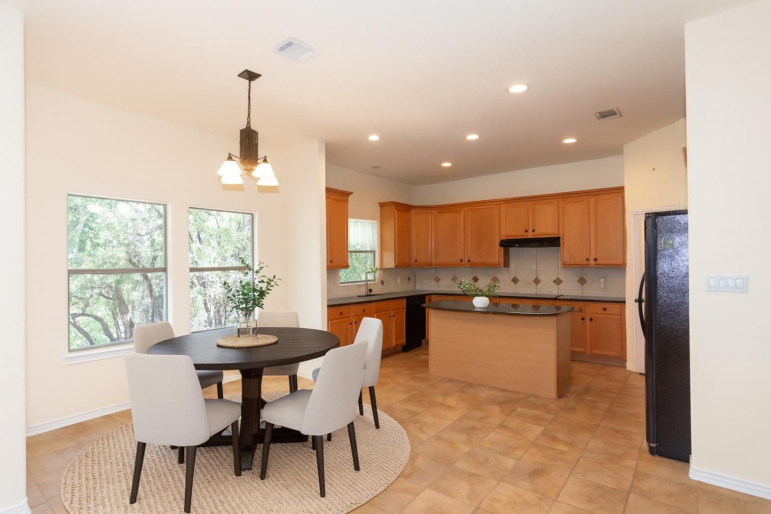 6004 Cimmaron Trl, Lago Vista, TX 78645