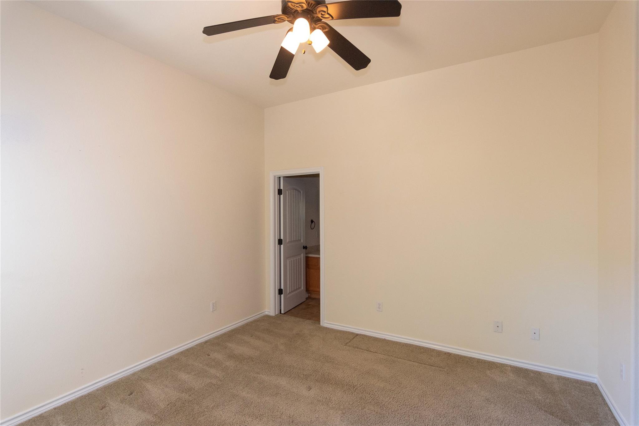 6004 Cimmaron Trl, Lago Vista, TX 78645