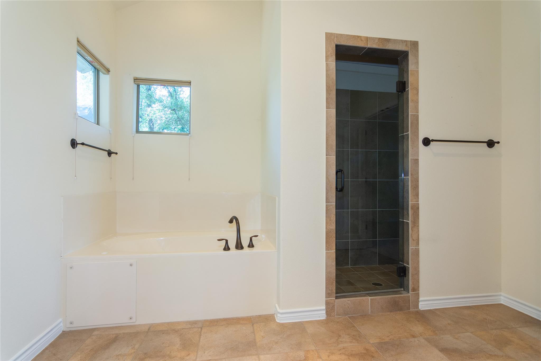 6004 Cimmaron Trl, Lago Vista, TX 78645