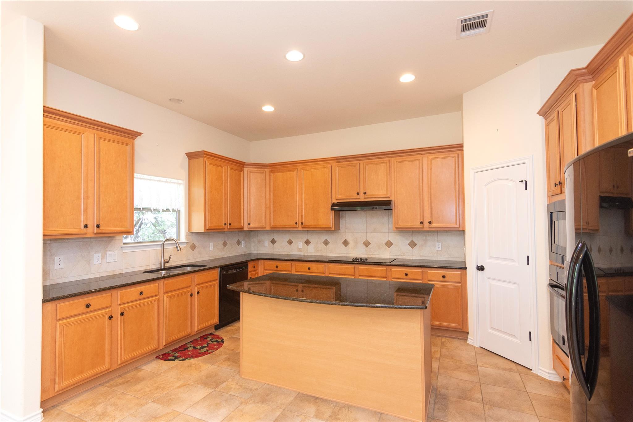 6004 Cimmaron Trl, Lago Vista, TX 78645