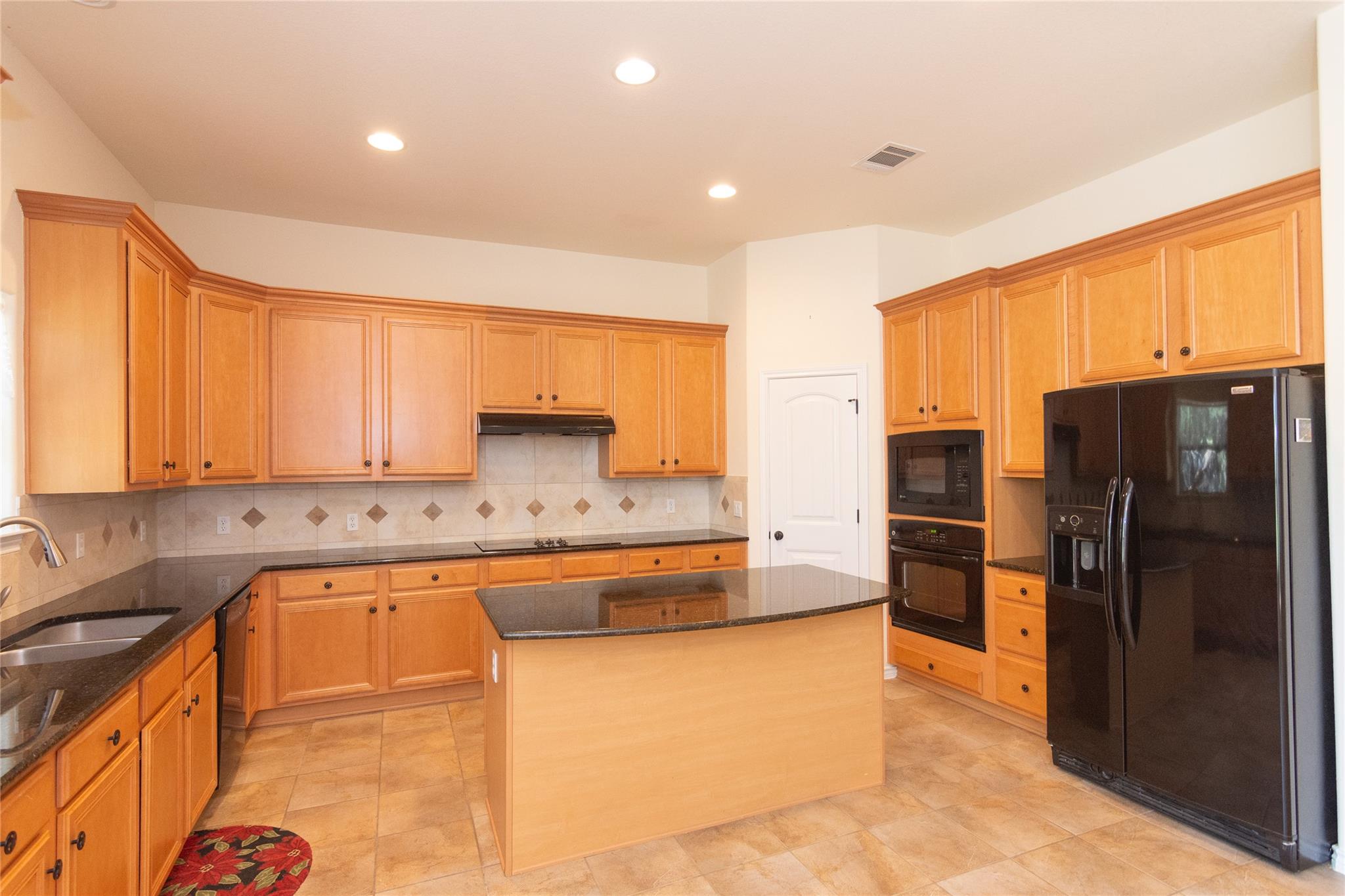 6004 Cimmaron Trl, Lago Vista, TX 78645