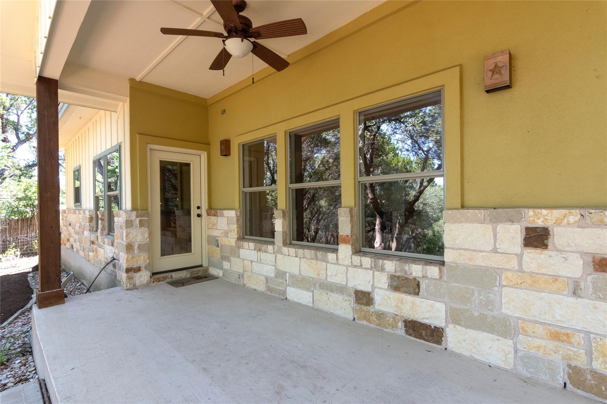 6004 Cimmaron Trl, Lago Vista, TX 78645