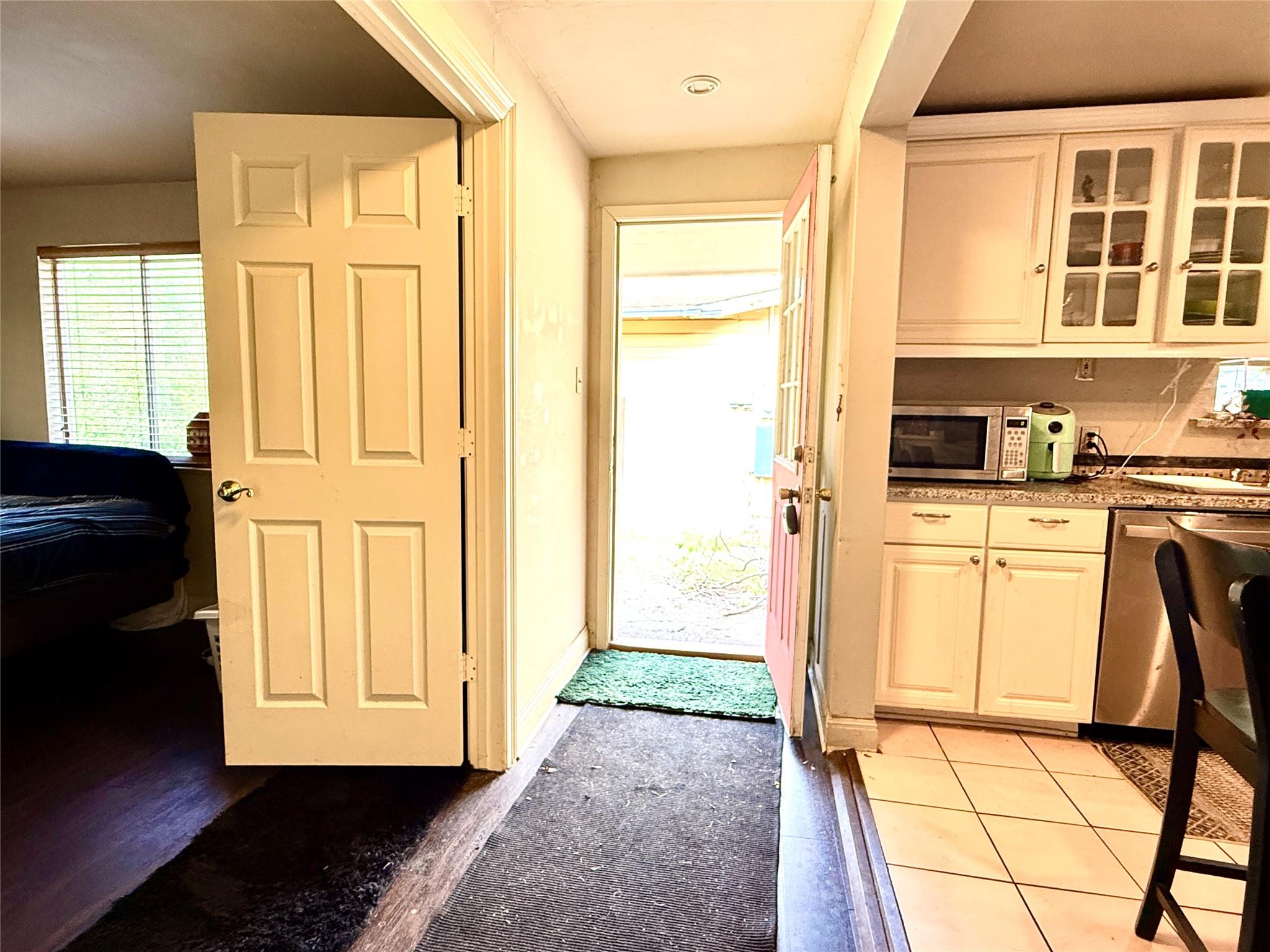 1911 Pasadena Dr, Austin, TX 78757