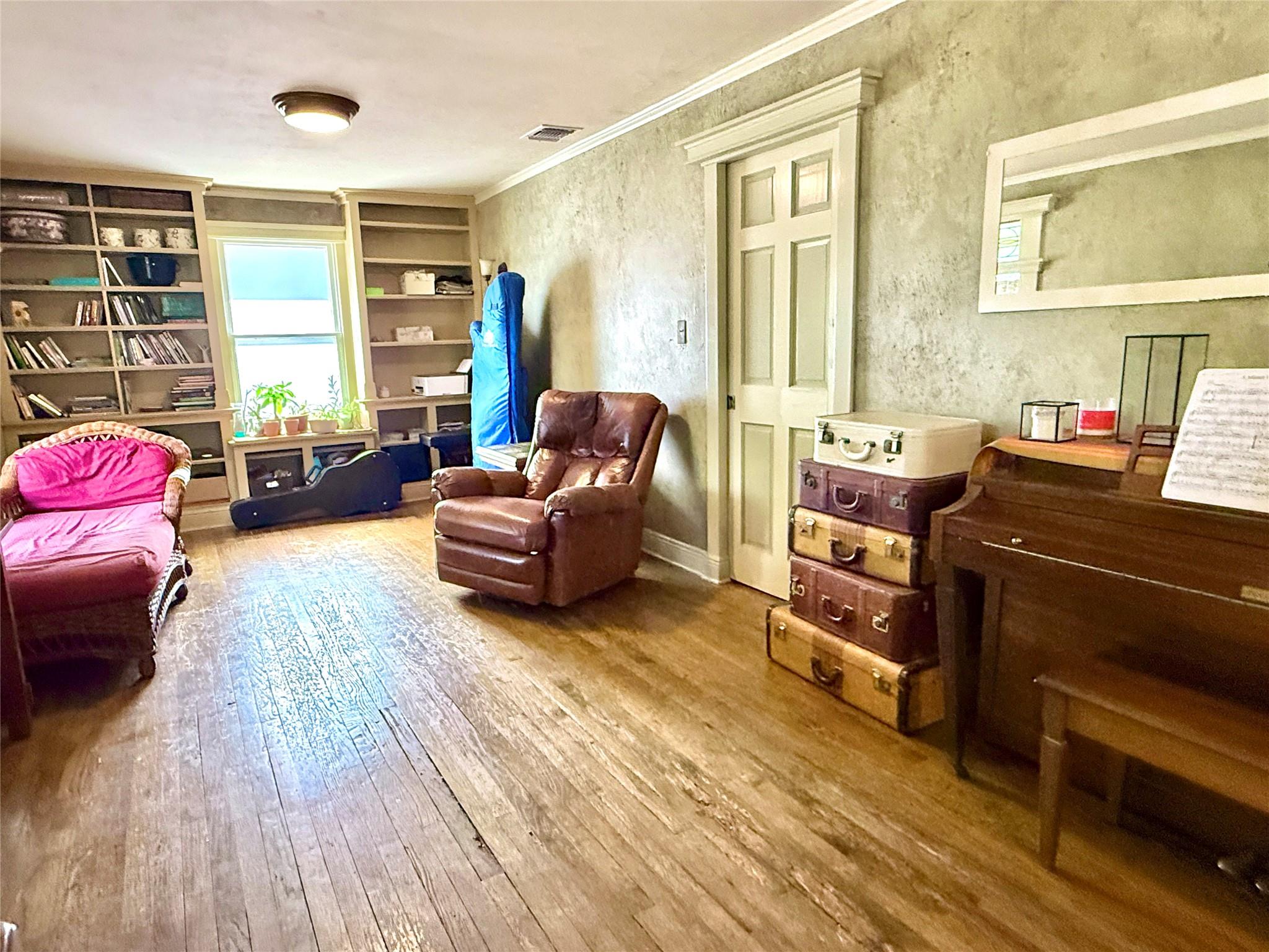 1911 Pasadena Dr, Austin, TX 78757