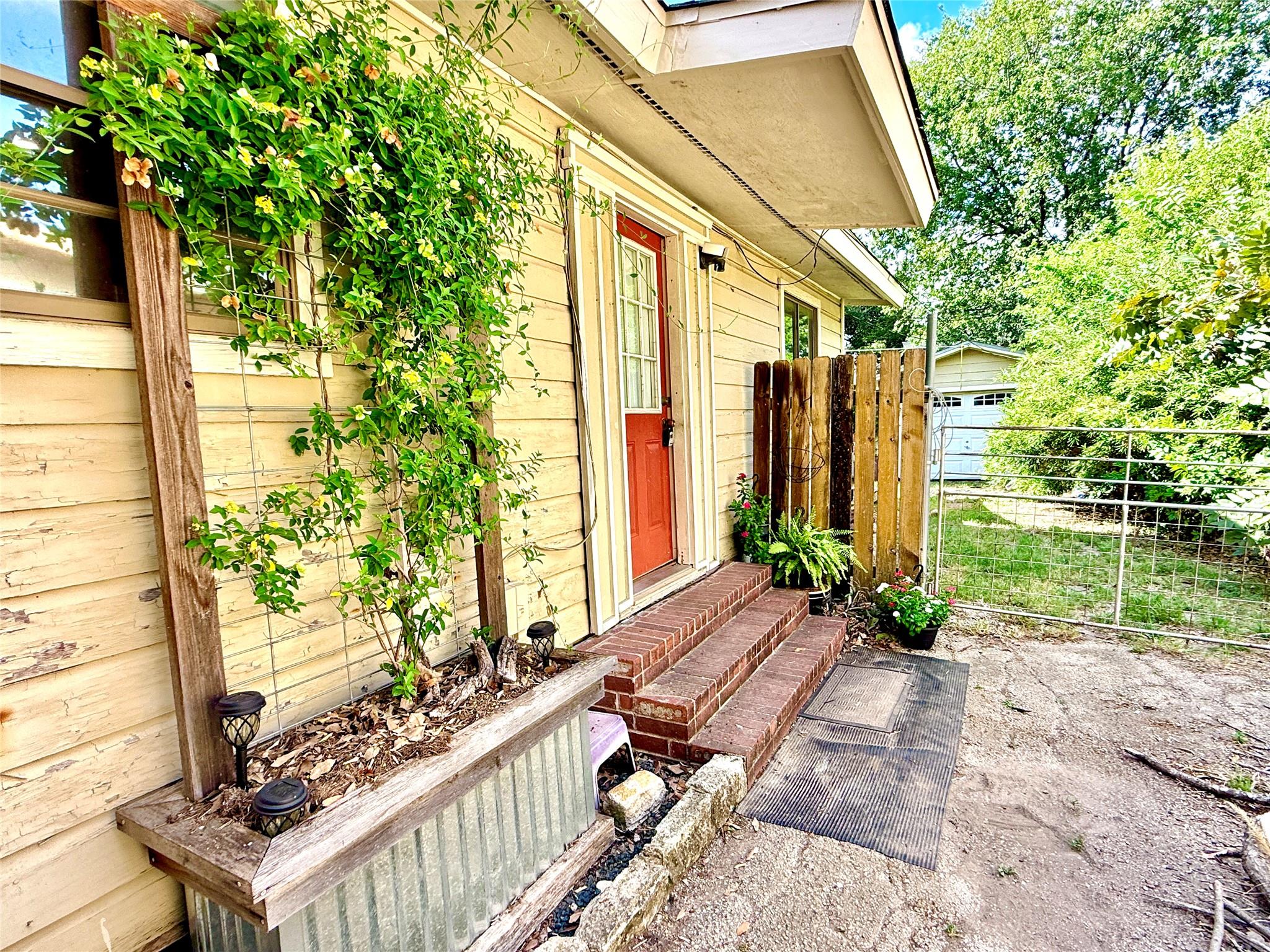 1911 Pasadena Dr, Austin, TX 78757