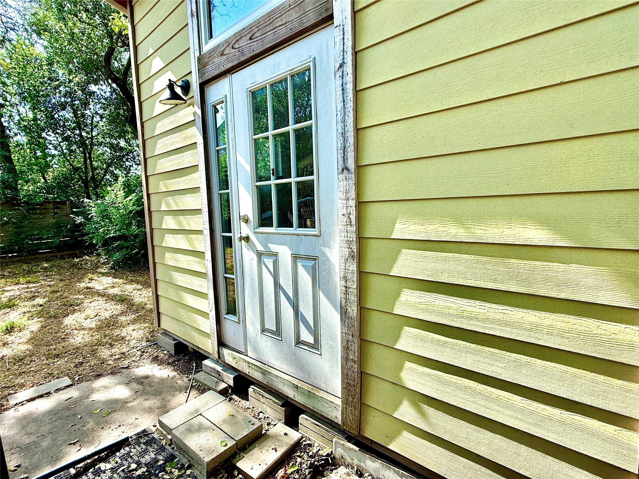 1911 Pasadena Dr, Austin, TX 78757