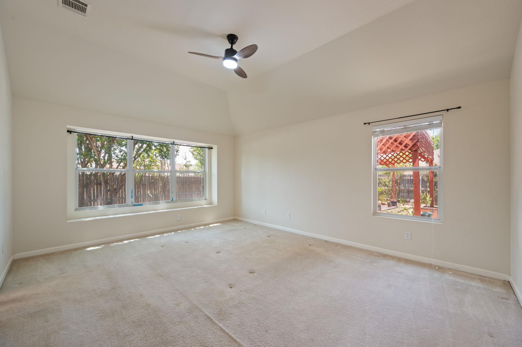 105 Mattingly St, Hutto, TX 78634