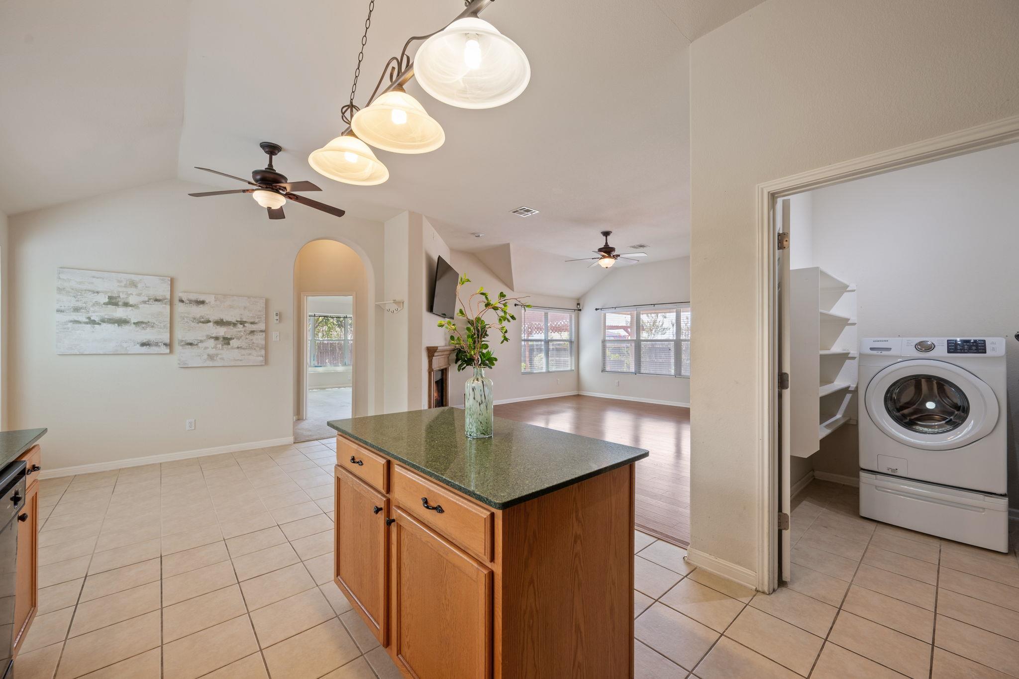 105 Mattingly St, Hutto, TX 78634