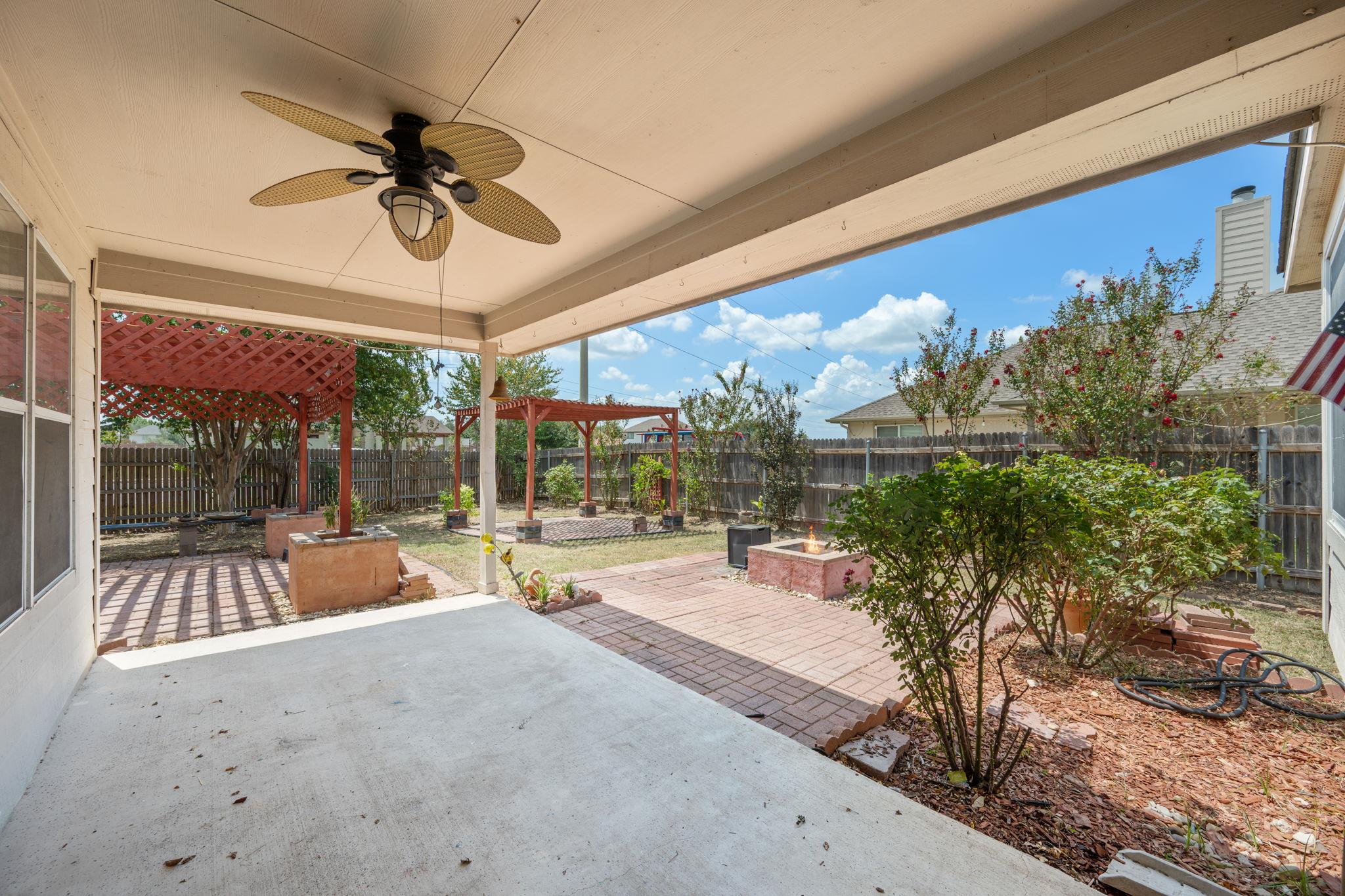 105 Mattingly St, Hutto, TX 78634