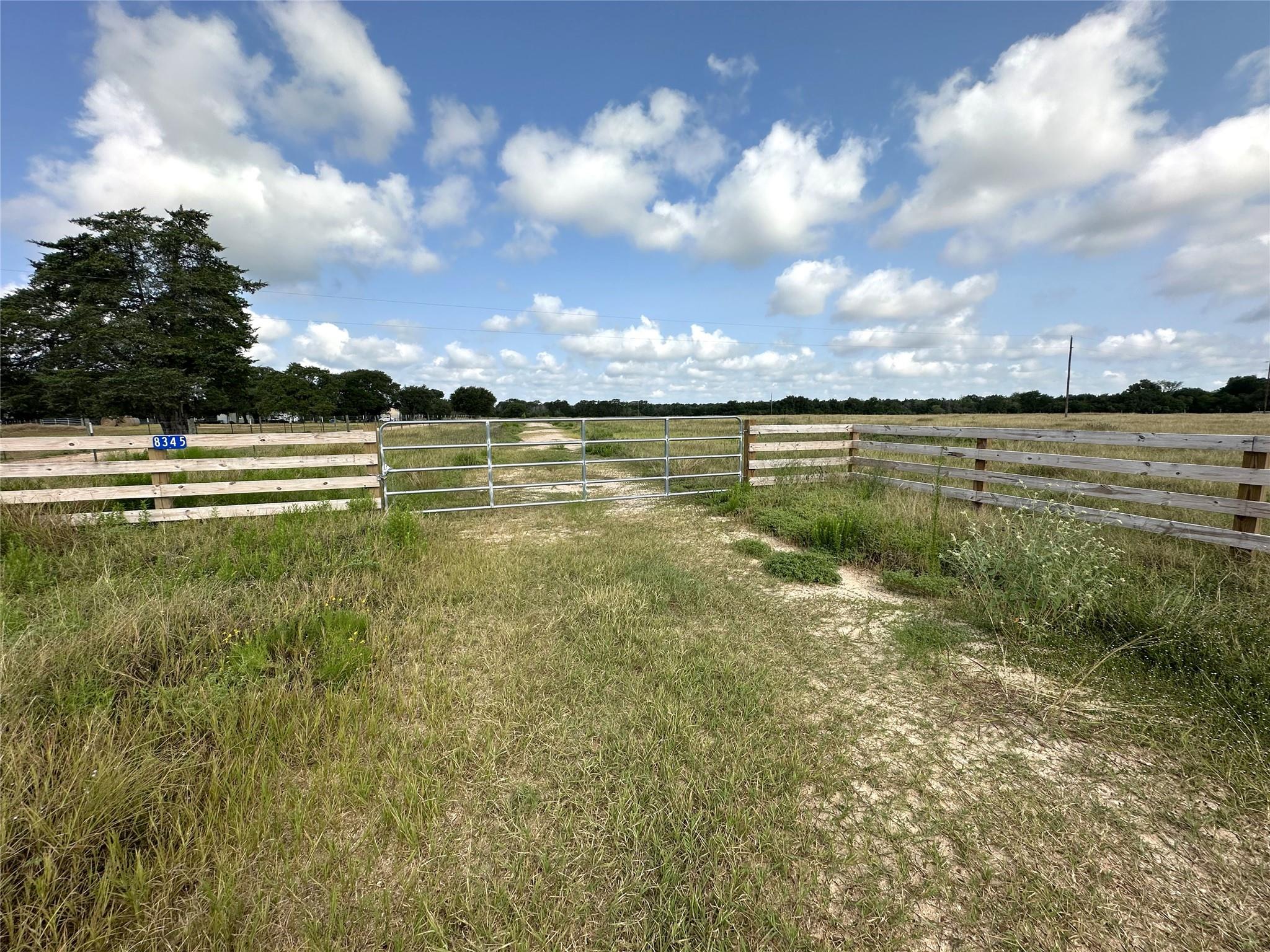 8345 Farm To Market Road 2145, La Grange, TX 78945