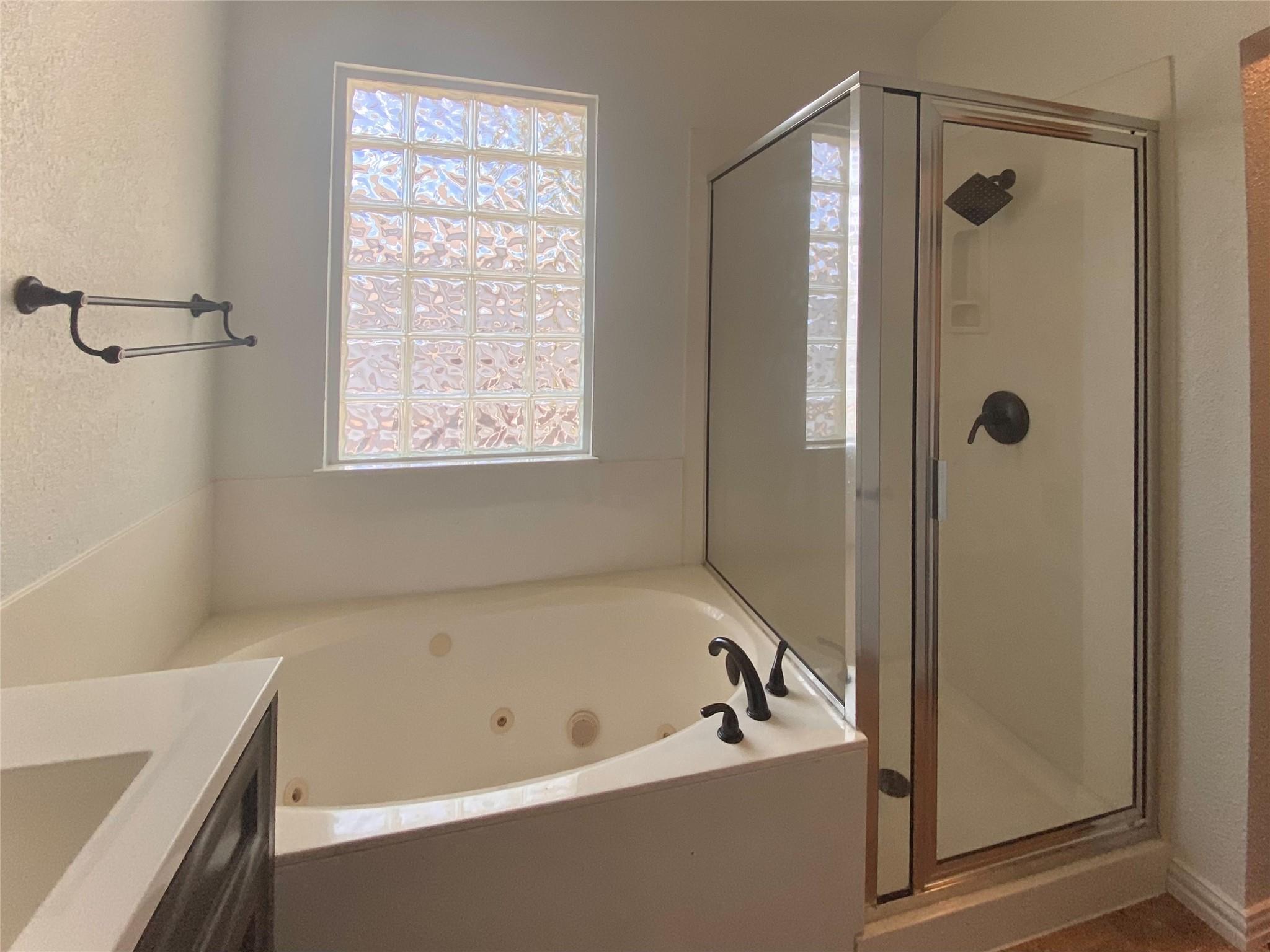 2601 Greenlee Dr, Leander, TX 78641