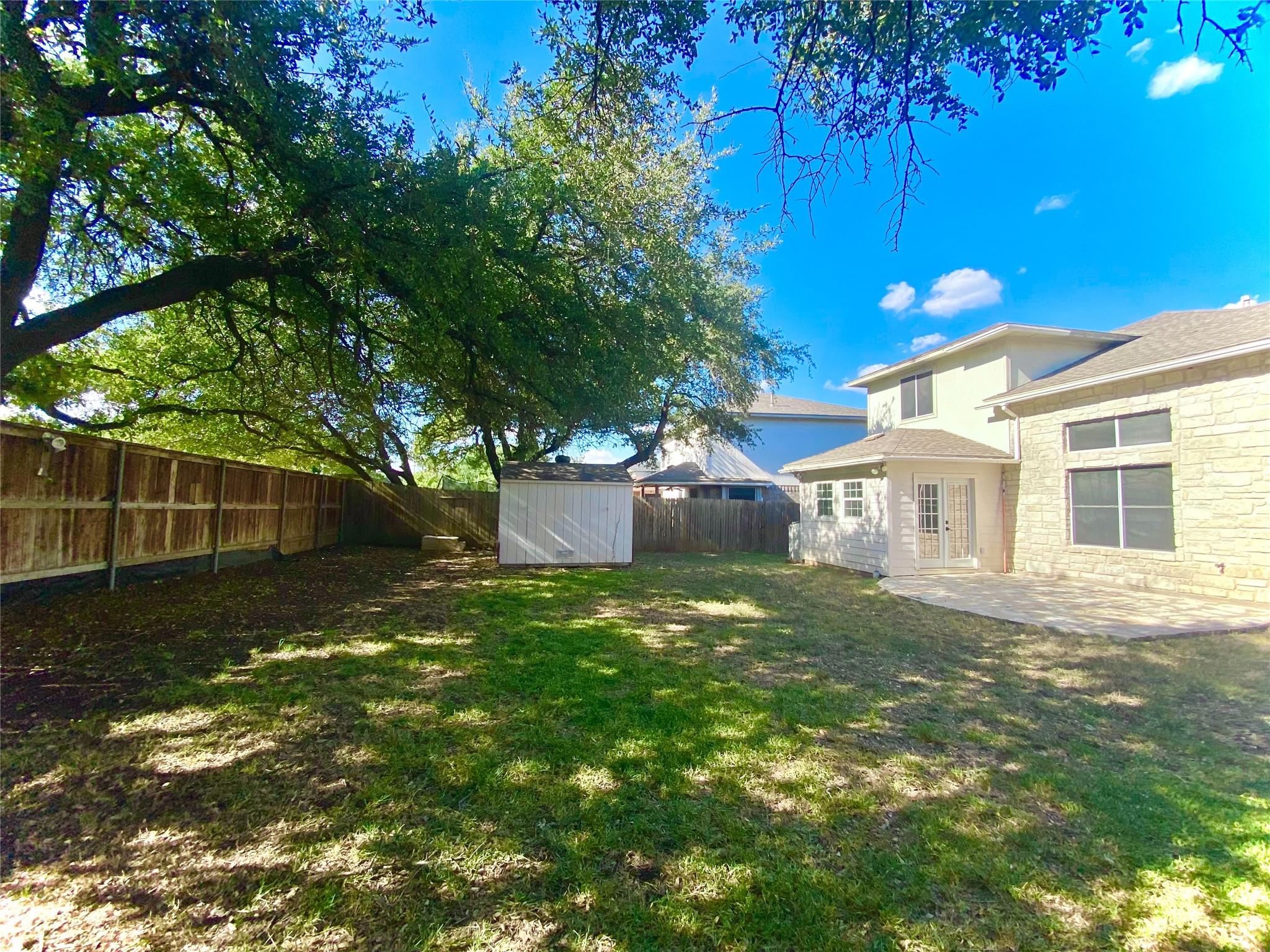 2601 Greenlee Dr, Leander, TX 78641