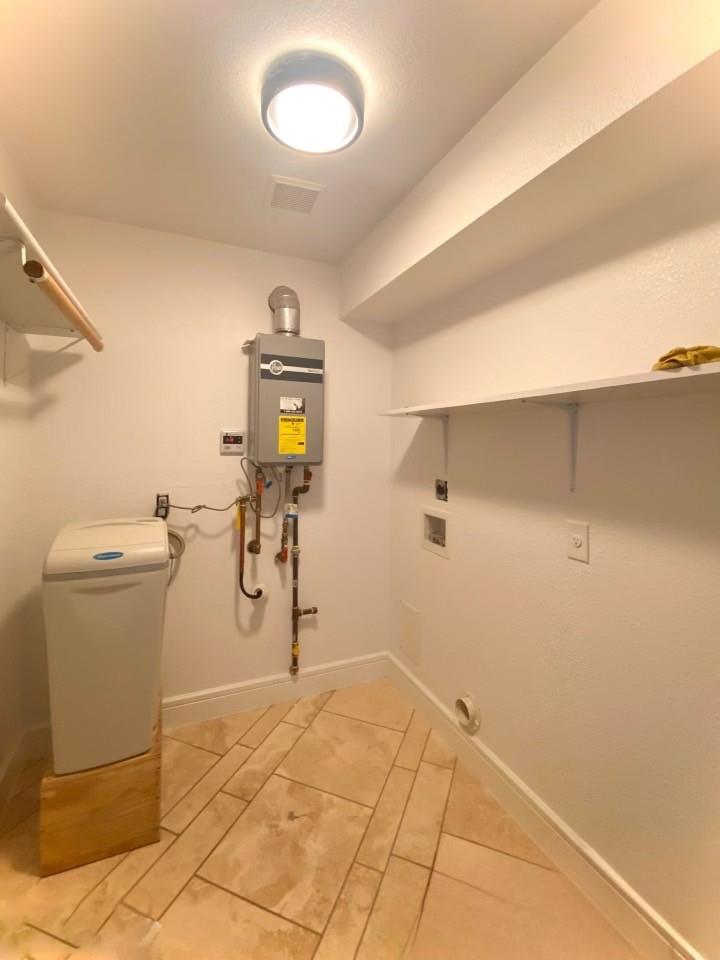 2601 Greenlee Dr, Leander, TX 78641