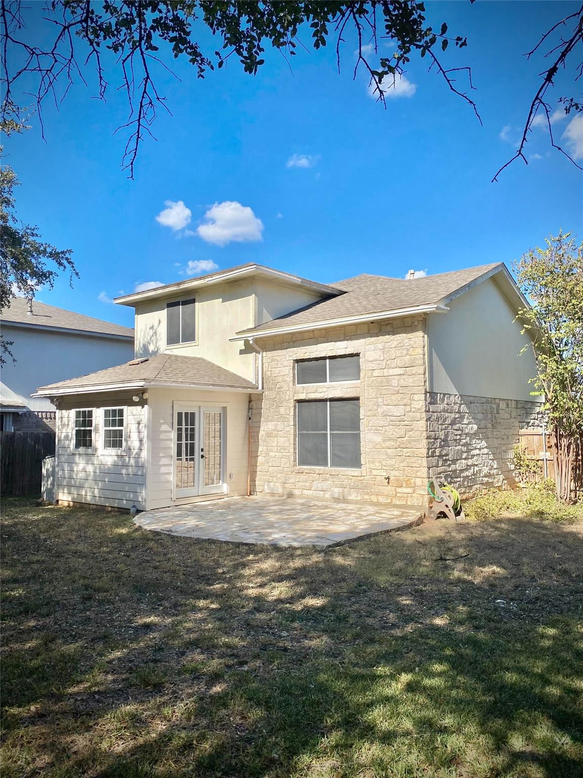 2601 Greenlee Dr, Leander, TX 78641