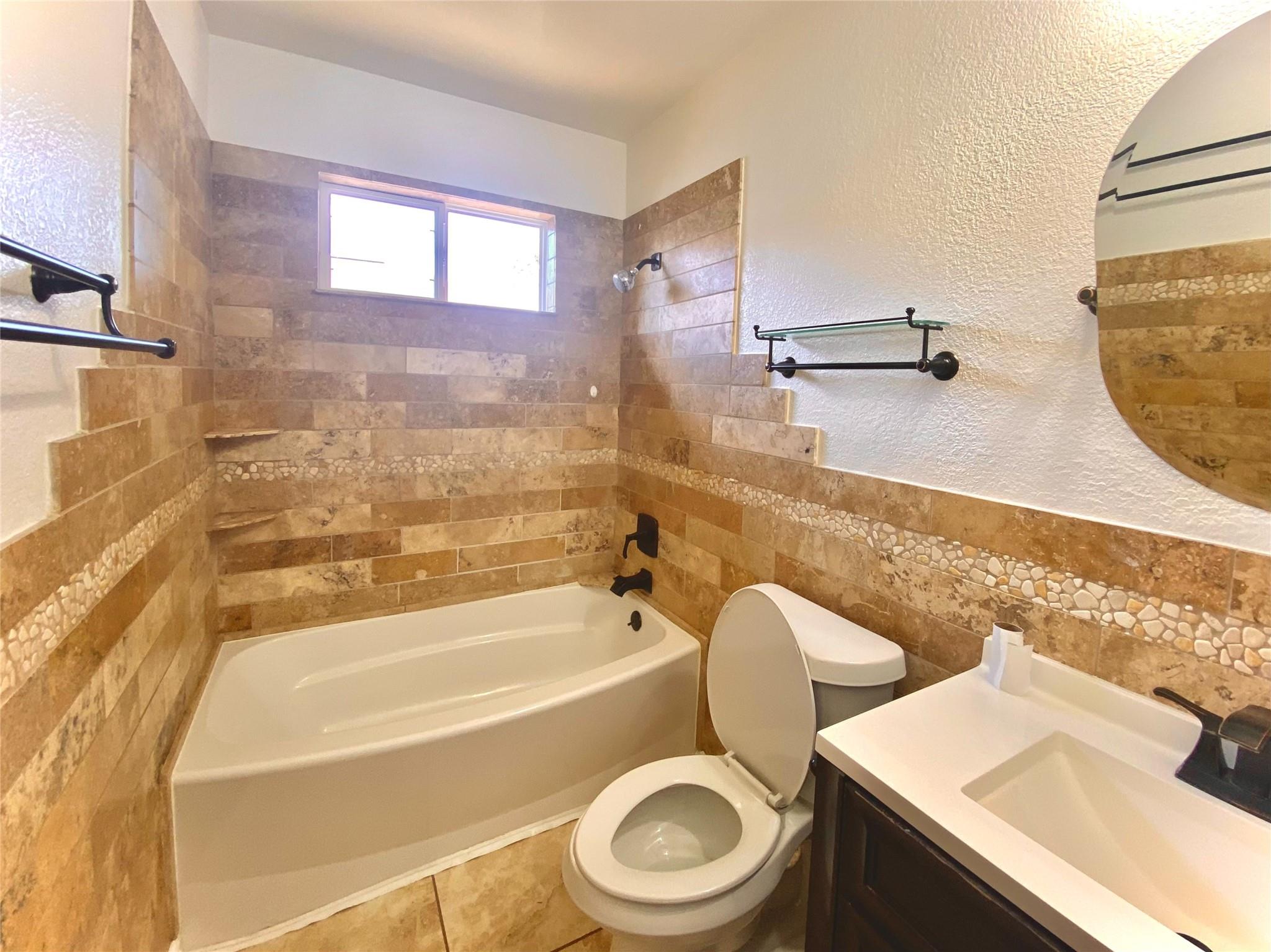 2601 Greenlee Dr, Leander, TX 78641