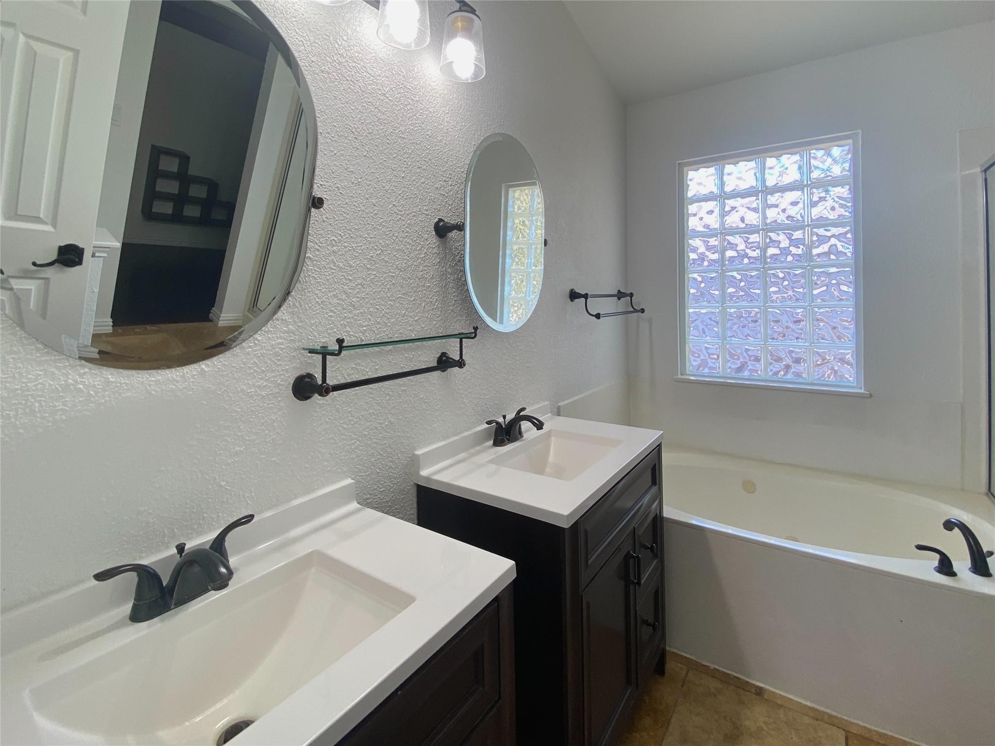 2601 Greenlee Dr, Leander, TX 78641