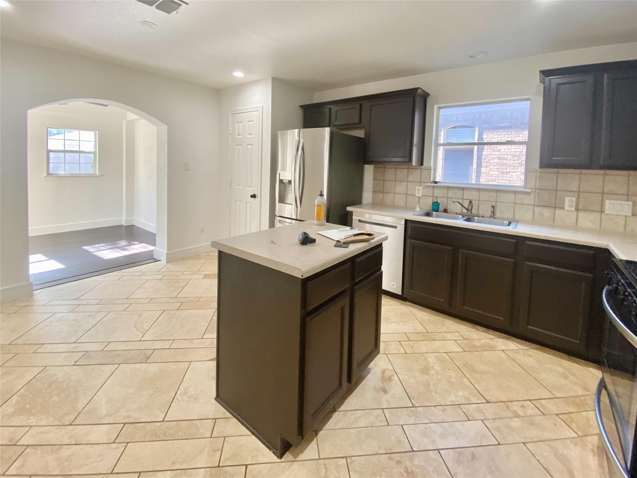 2601 Greenlee Dr, Leander, TX 78641