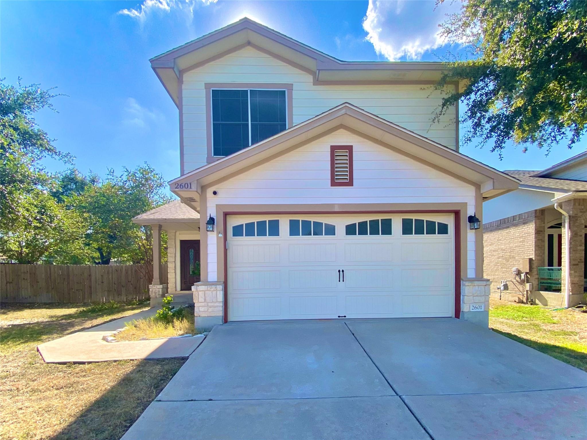 2601 Greenlee Dr, Leander, TX 78641