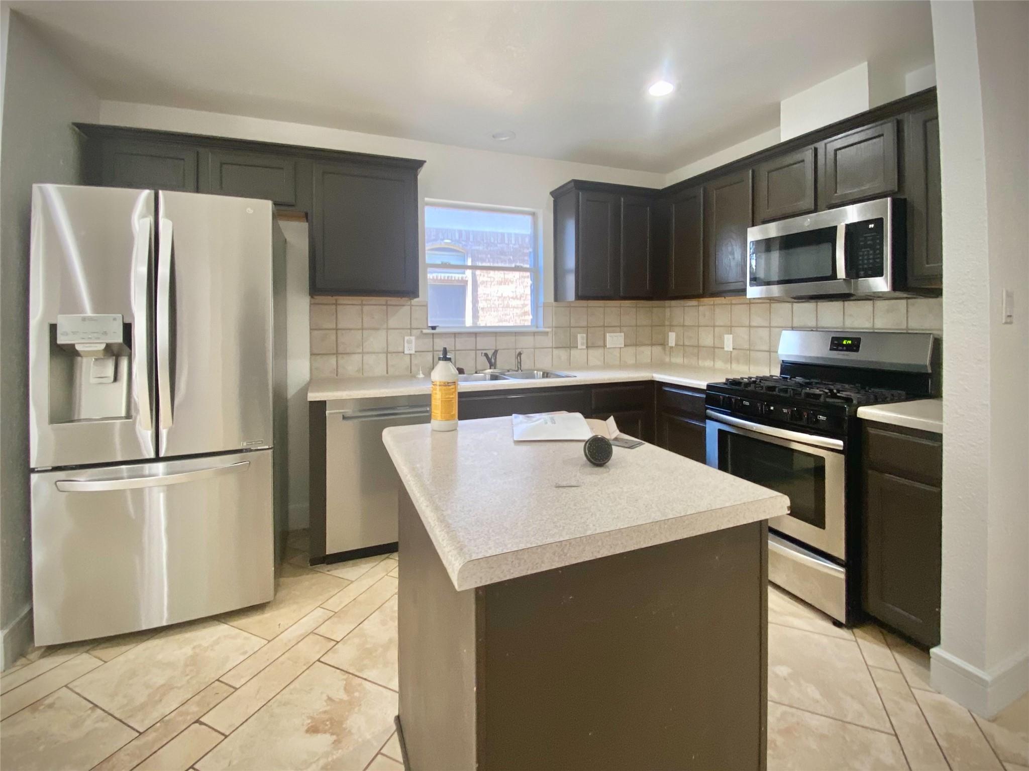 2601 Greenlee Dr, Leander, TX 78641