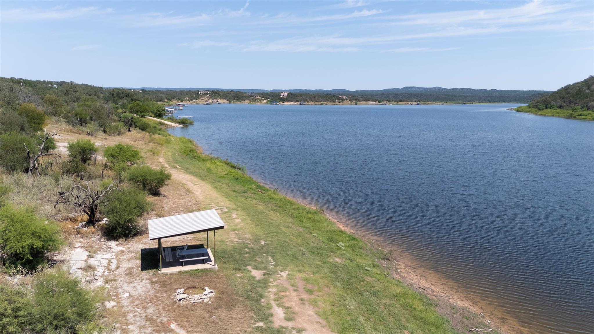 201 Laurel Ln, Spicewood, TX 78669