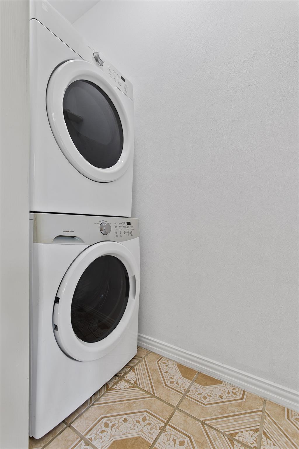 201 Laurel Ln, Spicewood, TX 78669