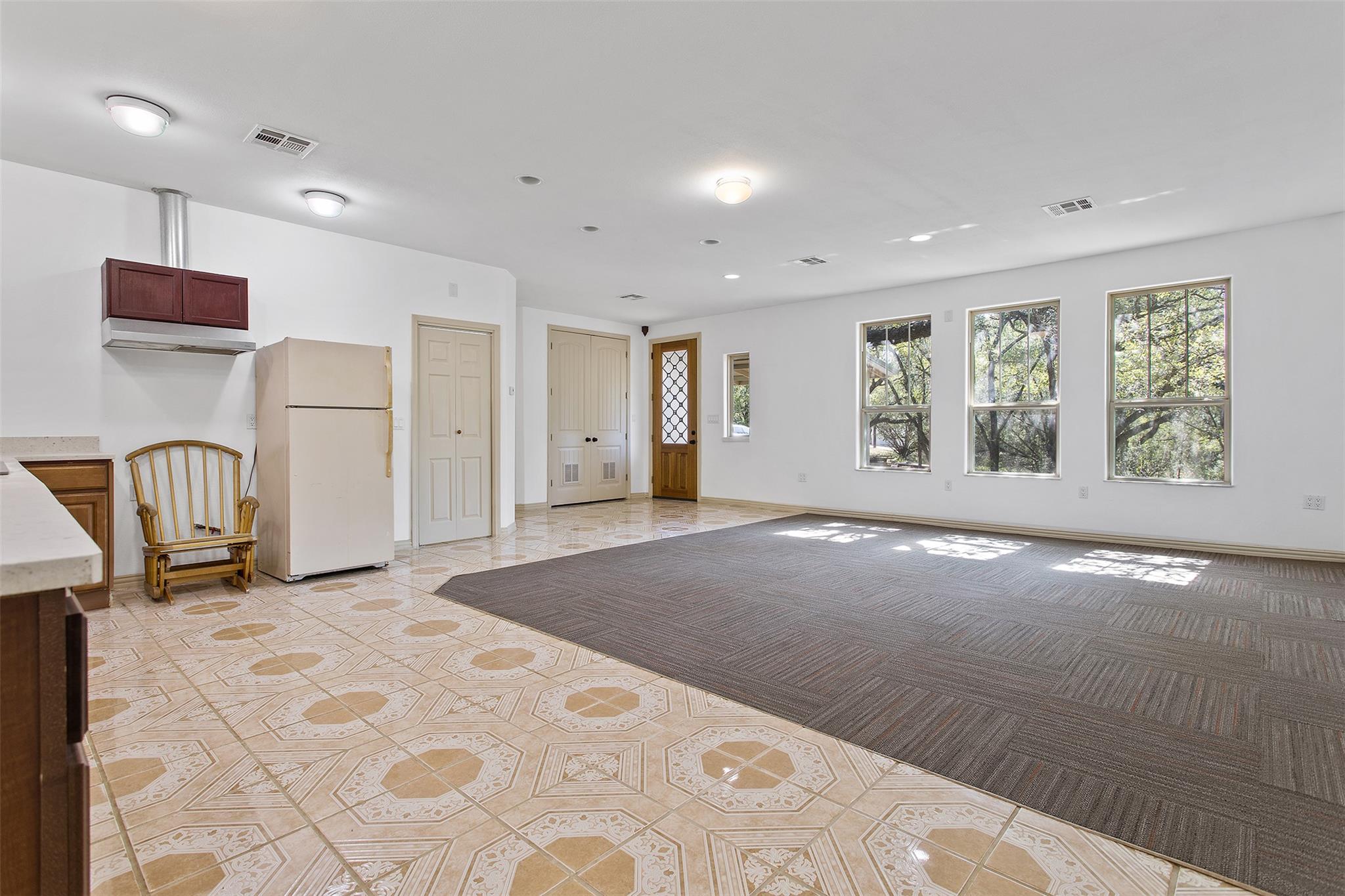 201 Laurel Ln, Spicewood, TX 78669