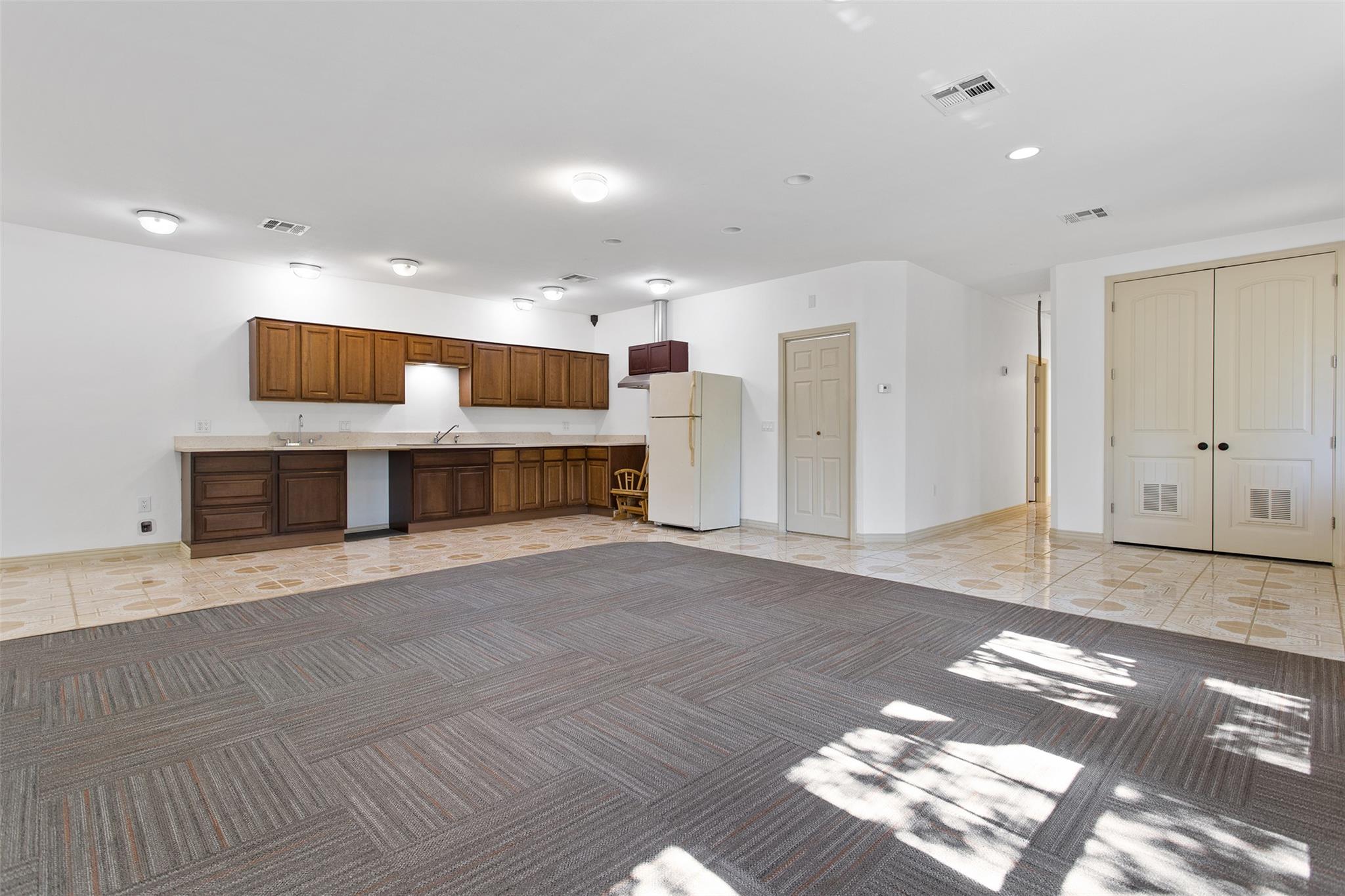 201 Laurel Ln, Spicewood, TX 78669