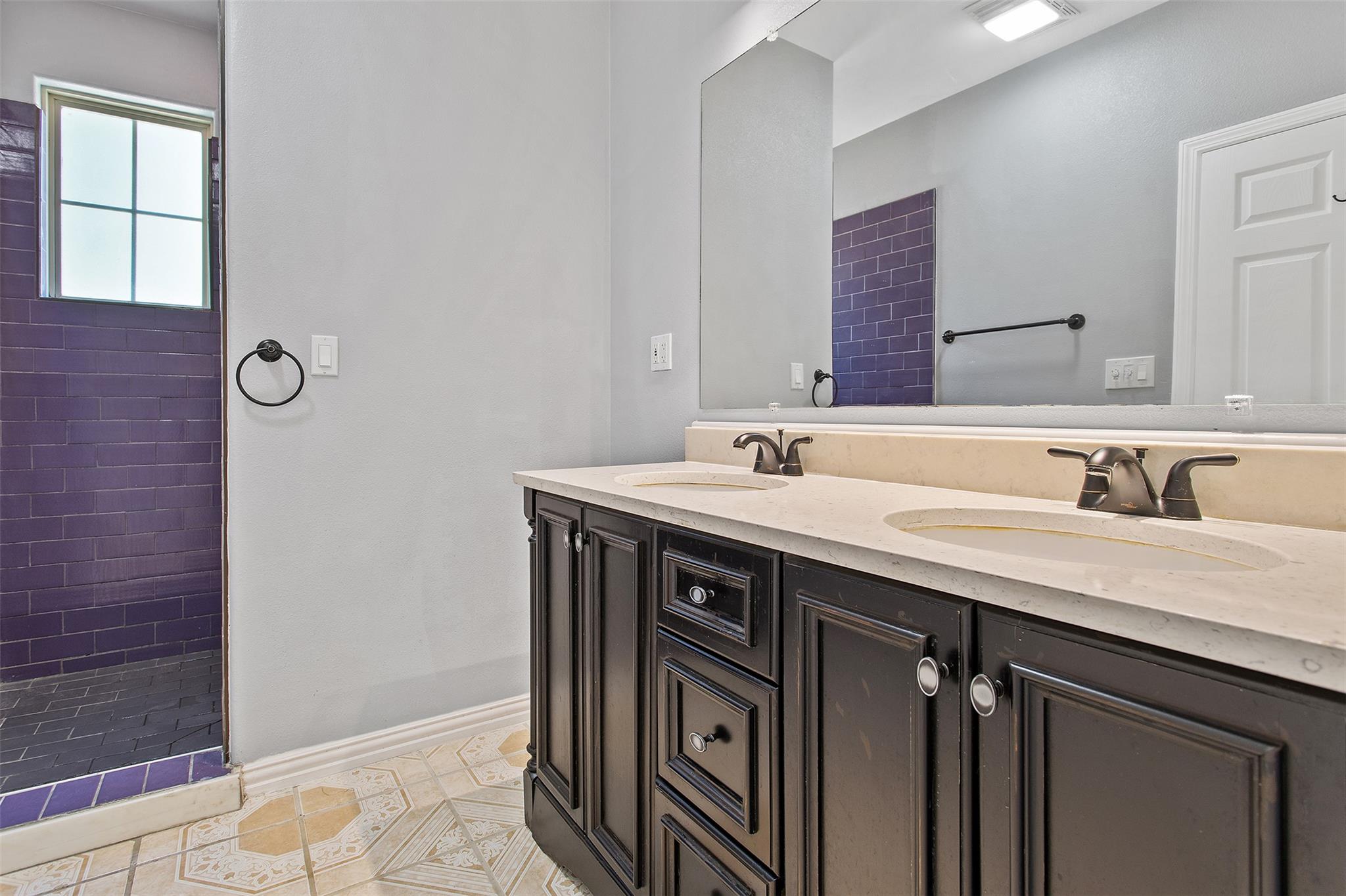 201 Laurel Ln, Spicewood, TX 78669