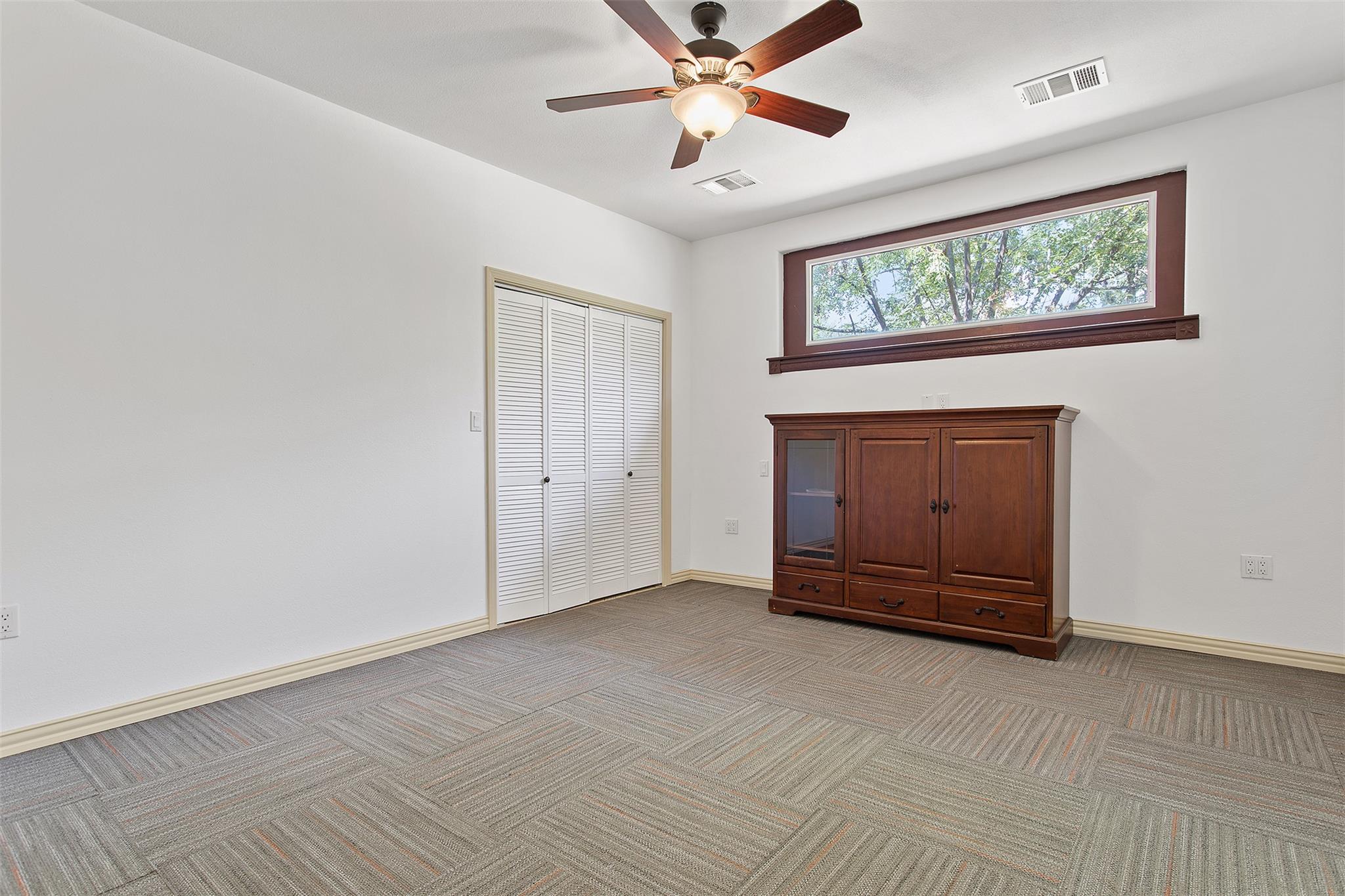 201 Laurel Ln, Spicewood, TX 78669