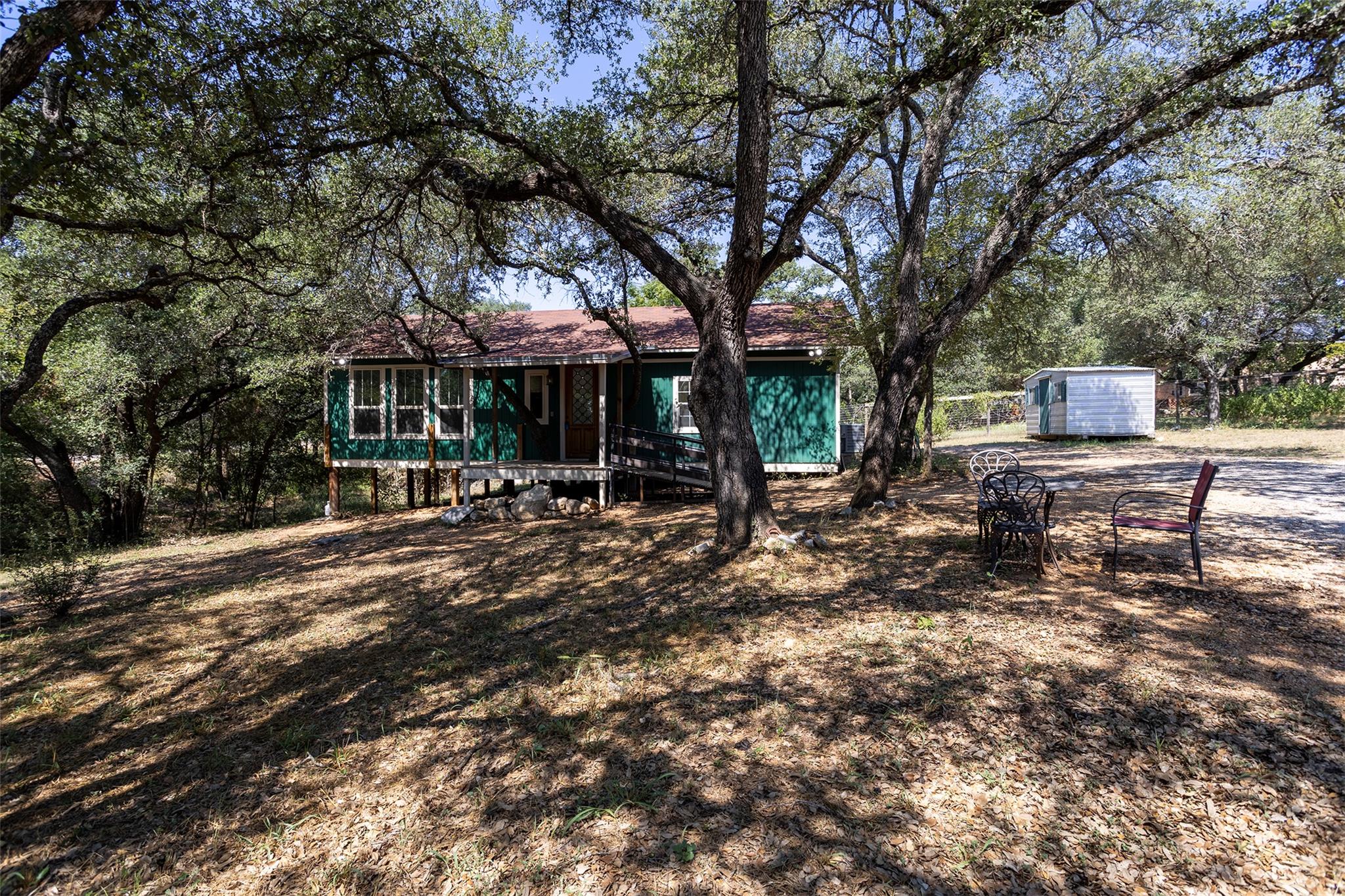 201 Laurel Ln, Spicewood, TX 78669