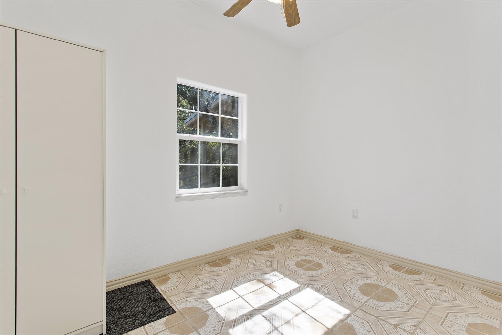 201 Laurel Ln, Spicewood, TX 78669