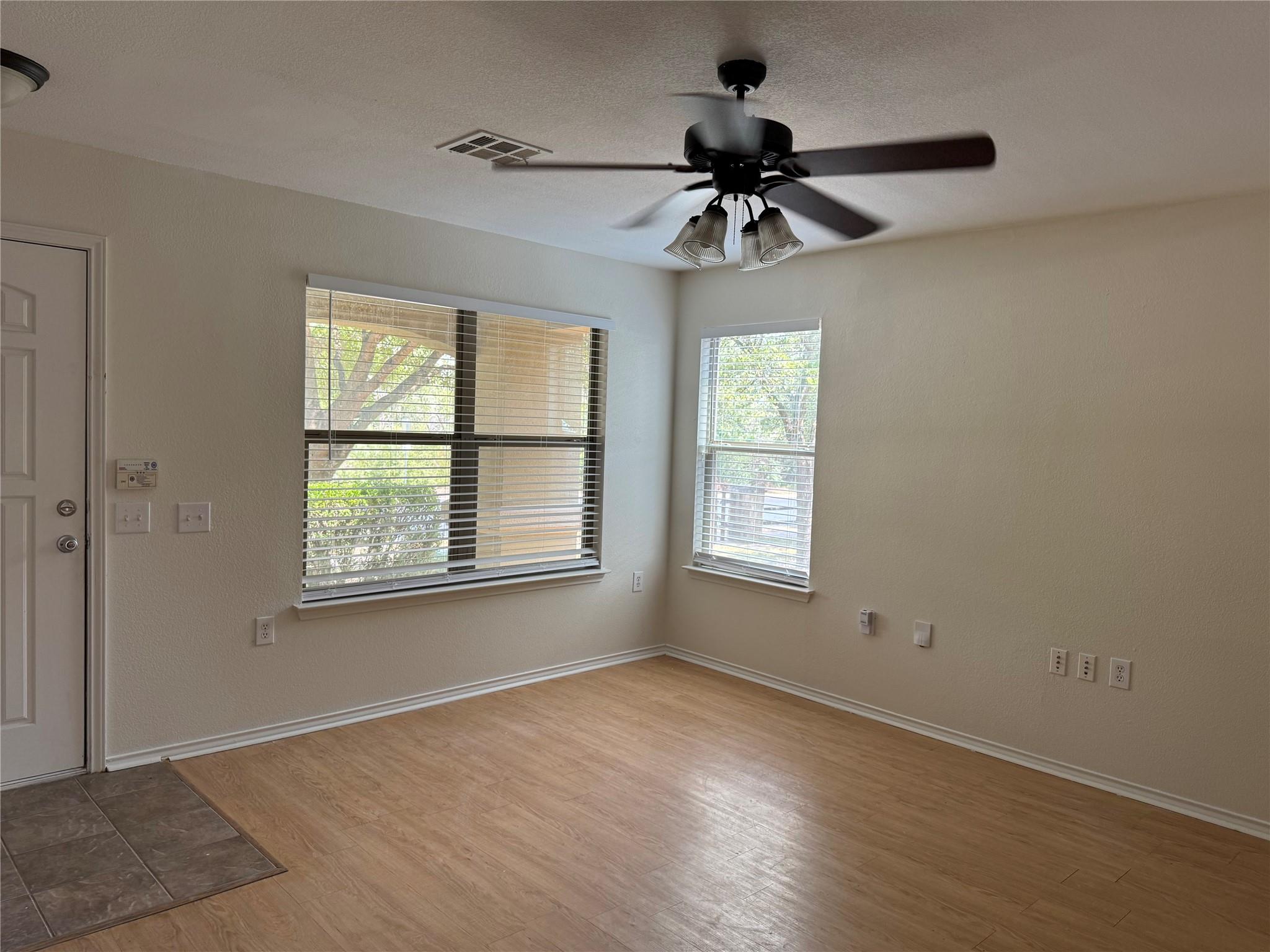 5609 Viewpoint Dr, Austin, TX 78744