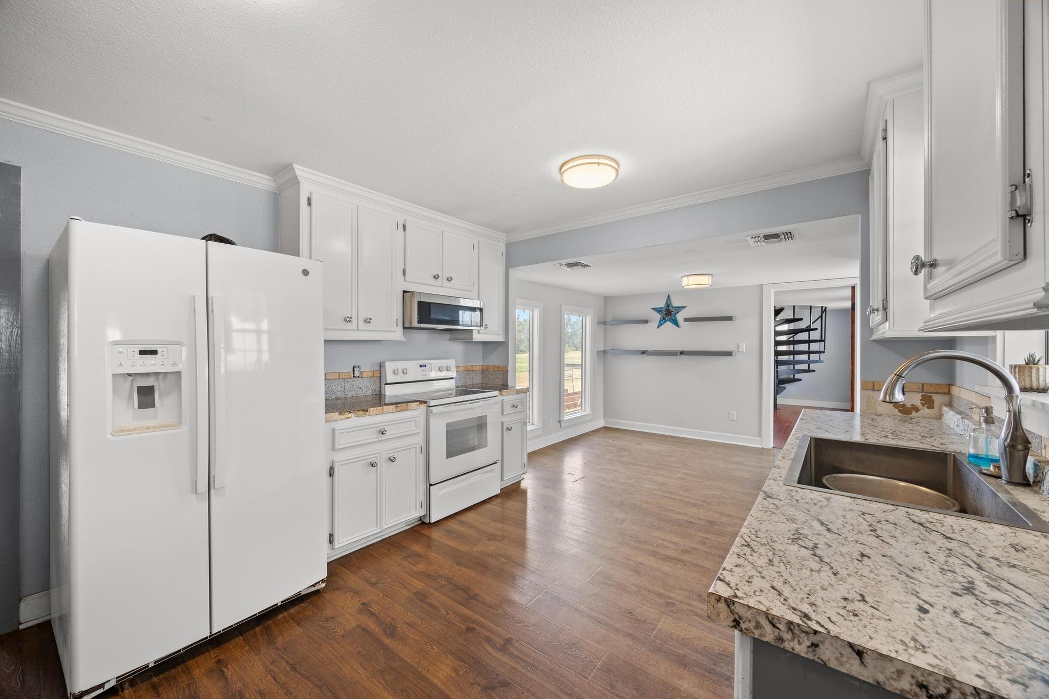 2980 Rabbs Prairie Rd, La Grange, TX 78945