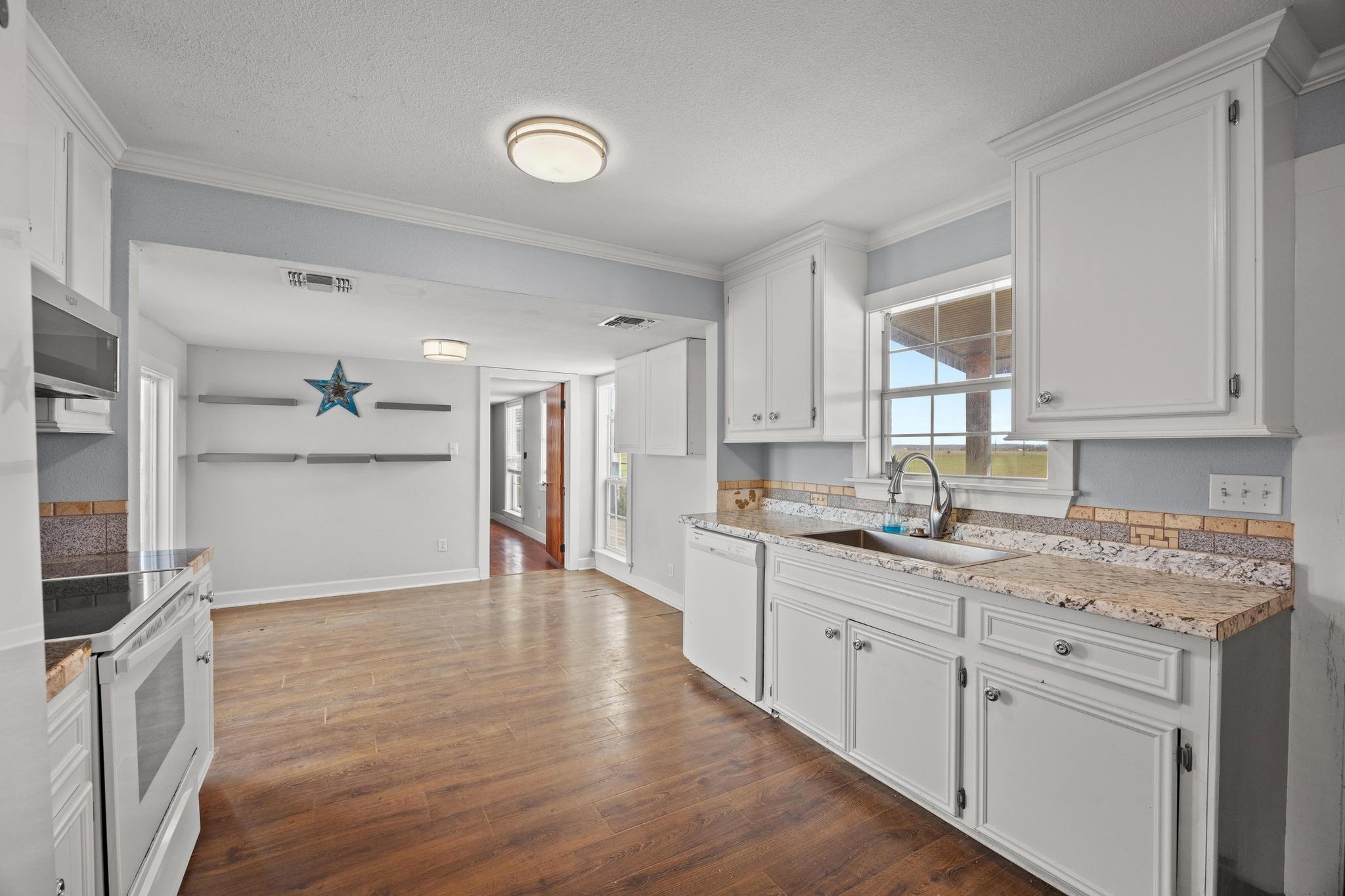 2980 Rabbs Prairie Rd, La Grange, TX 78945