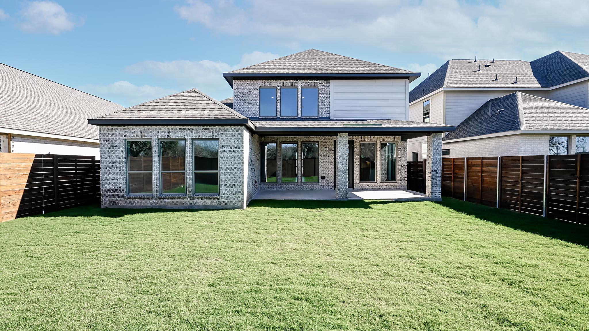 307 Foxfire Cv, Lockhart, TX 78644