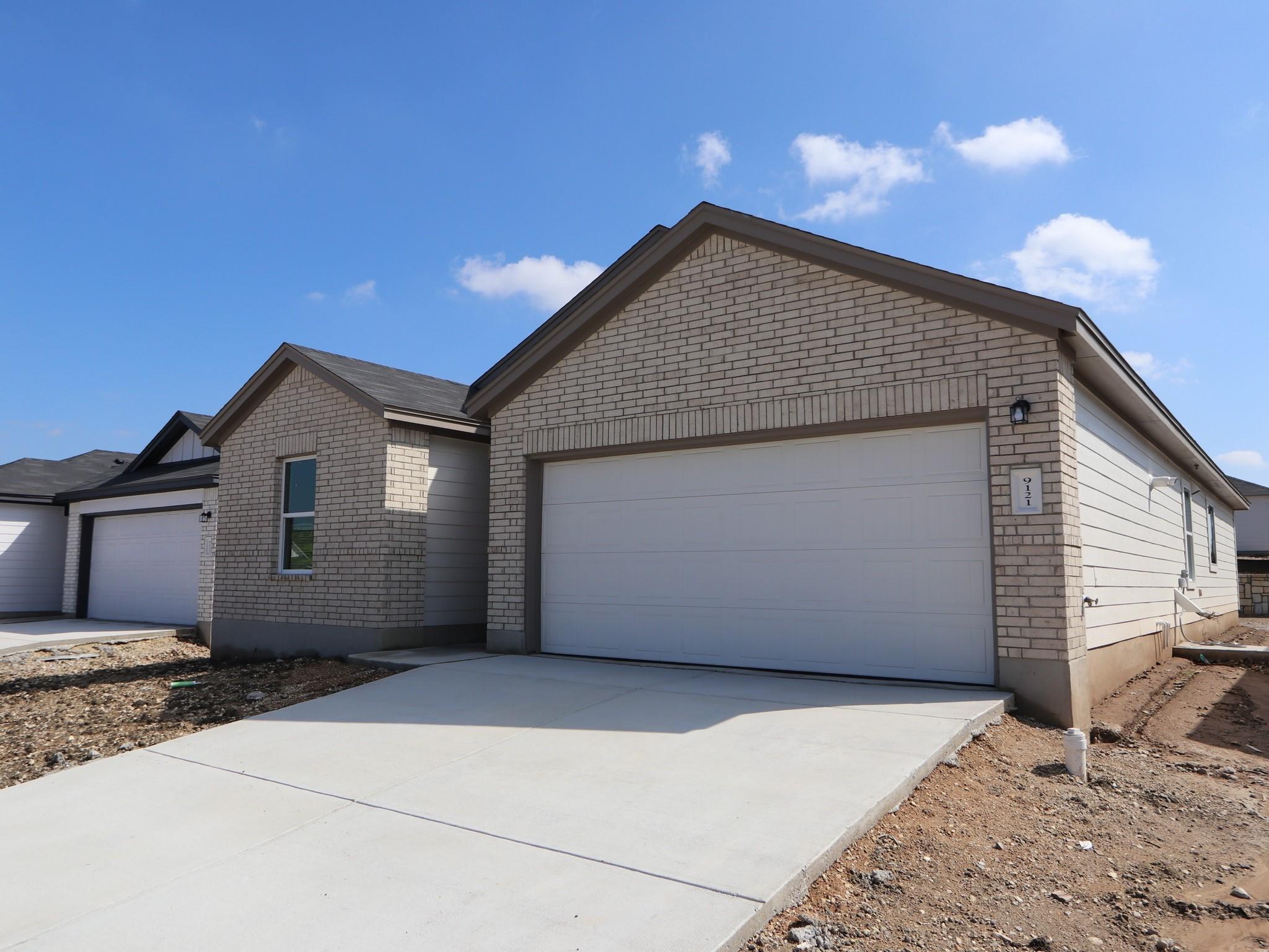 9121 Furman Dr, Austin, TX 78747