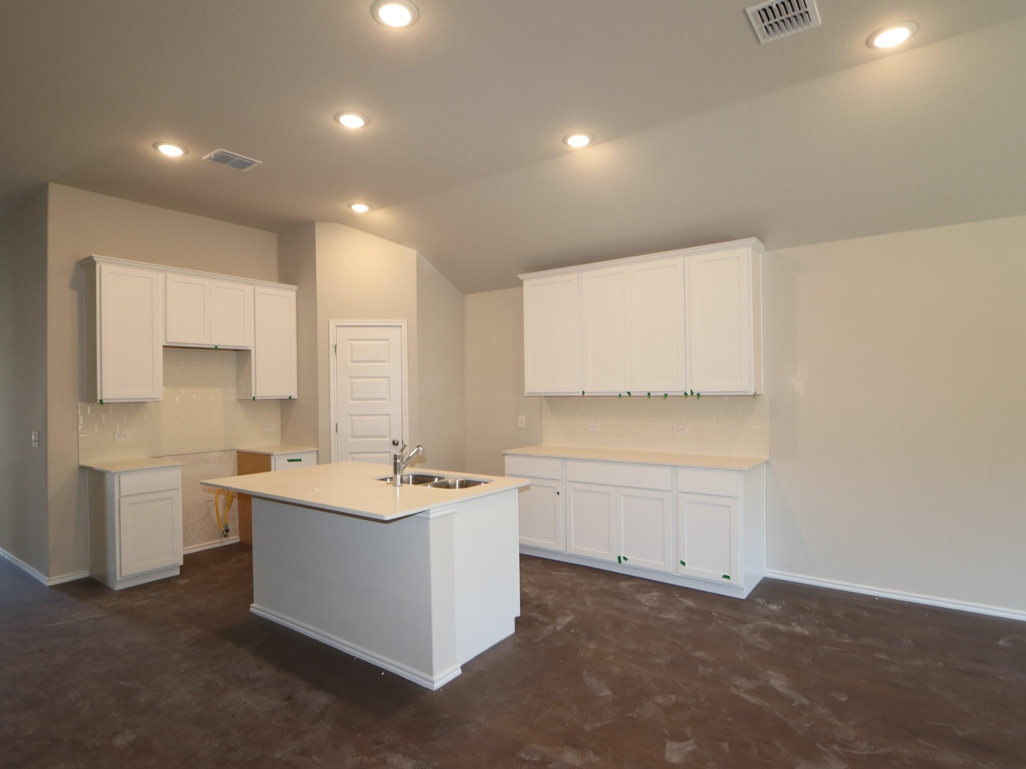 9121 Furman Dr, Austin, TX 78747