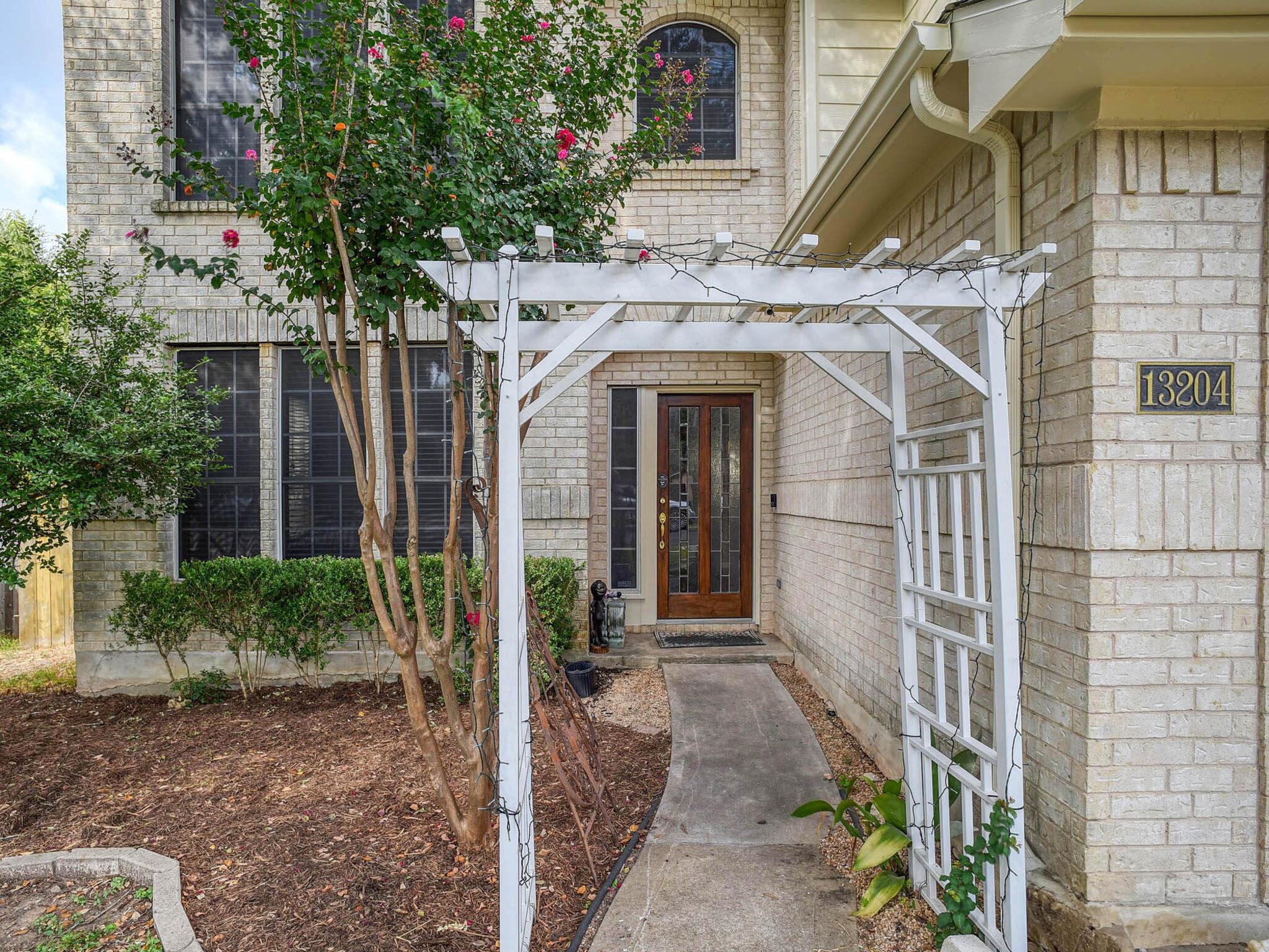 13204 Calf Roping Trl, Austin, TX 78727