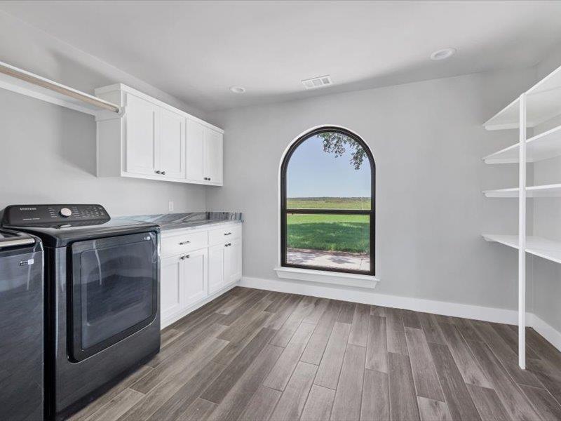 2719 Post Oak Rd, Webberville, TX 78653