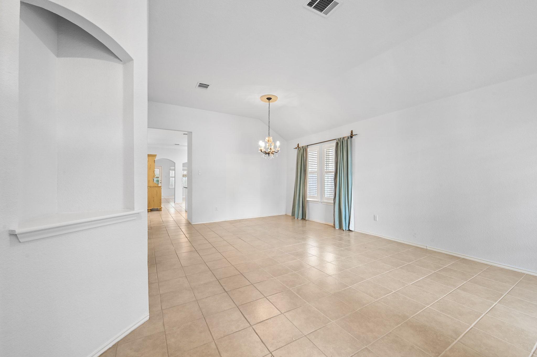 9401 Notches Dr, Austin, TX 78748