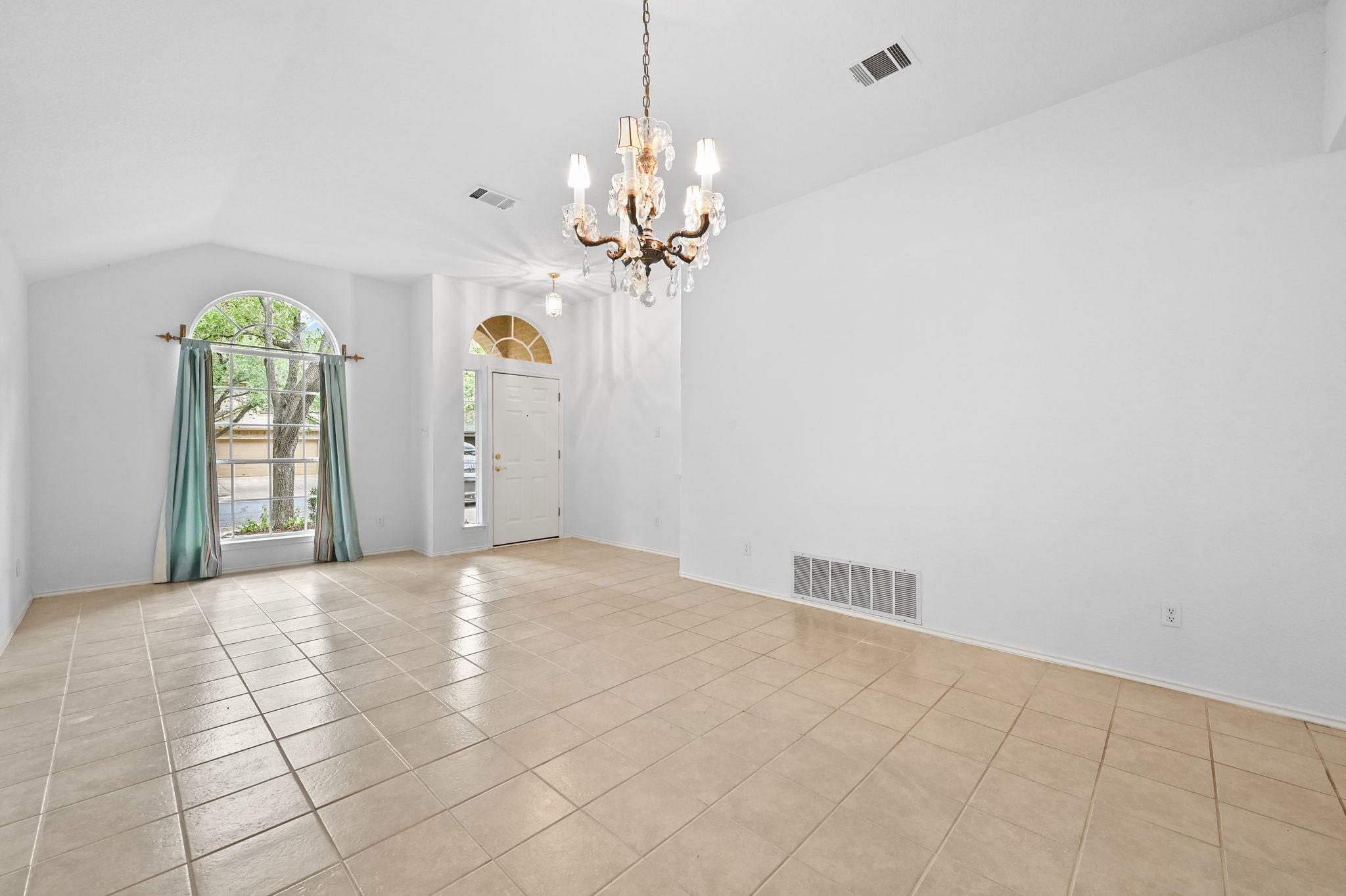 9401 Notches Dr, Austin, TX 78748