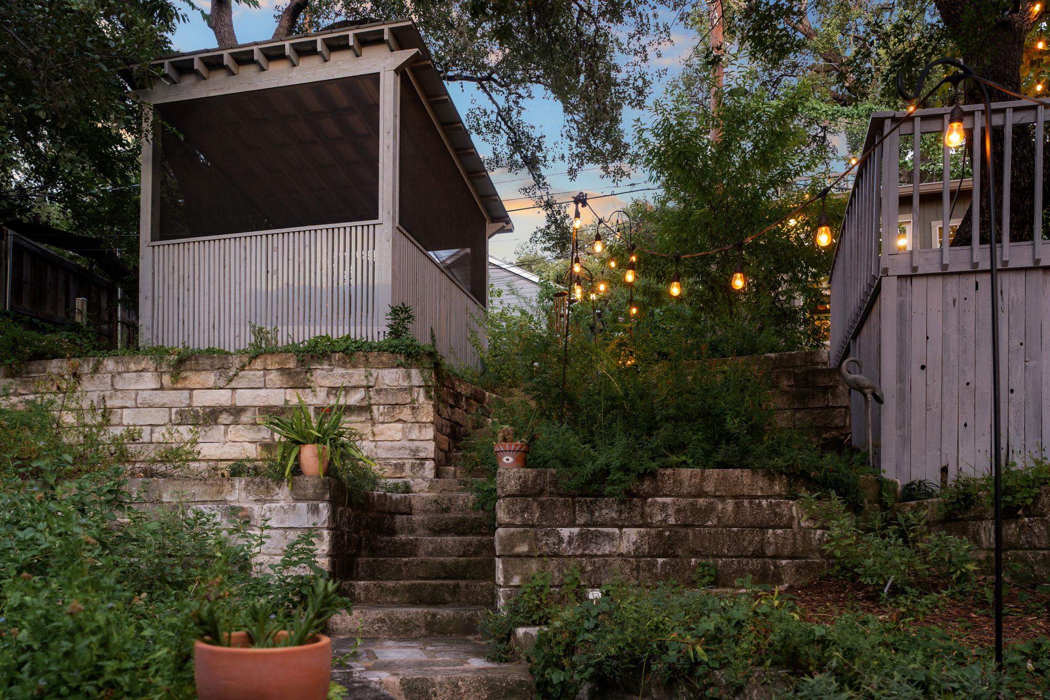 2007 Alameda Dr, Austin, TX 78704