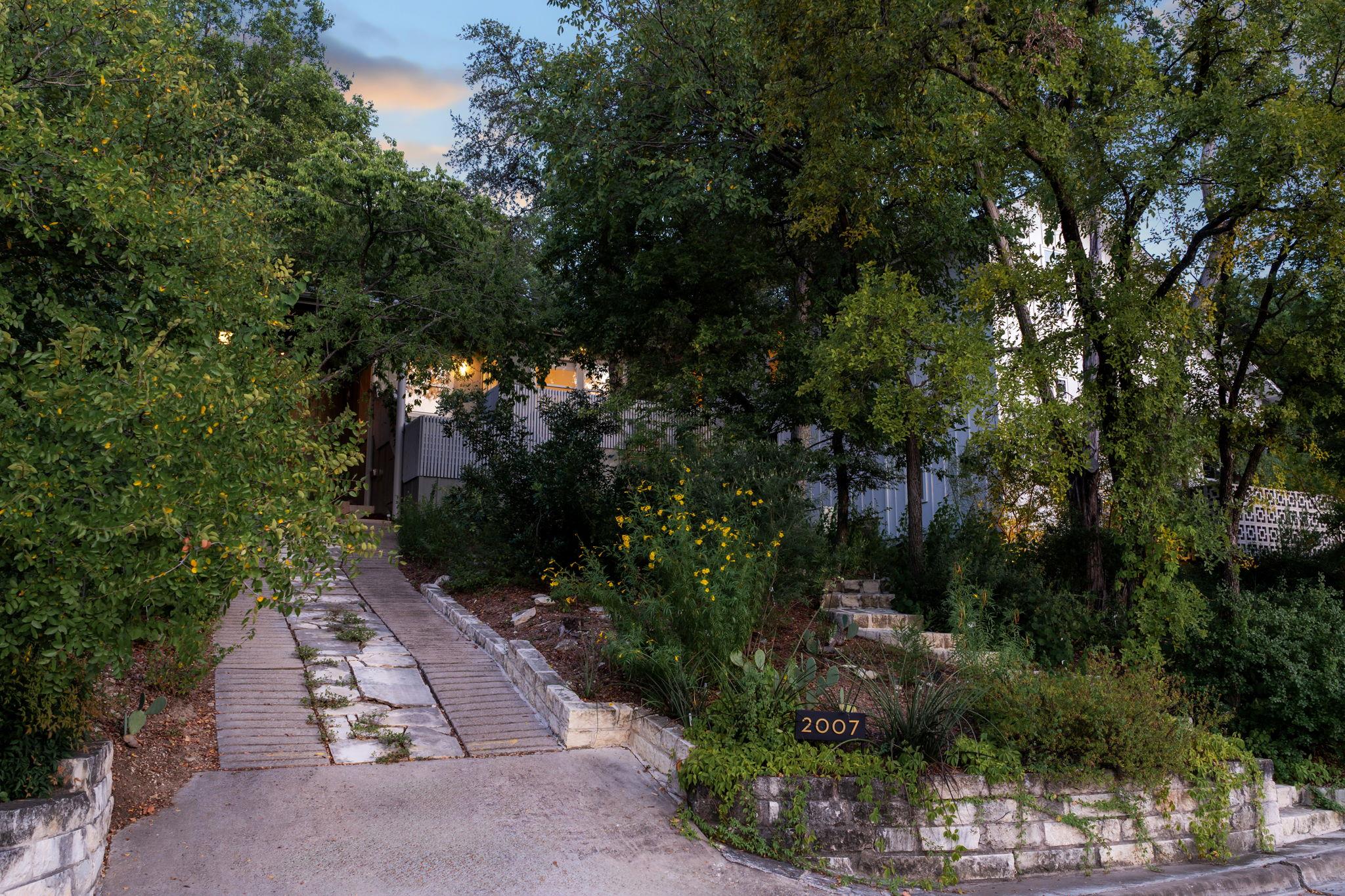 2007 Alameda Dr, Austin, TX 78704