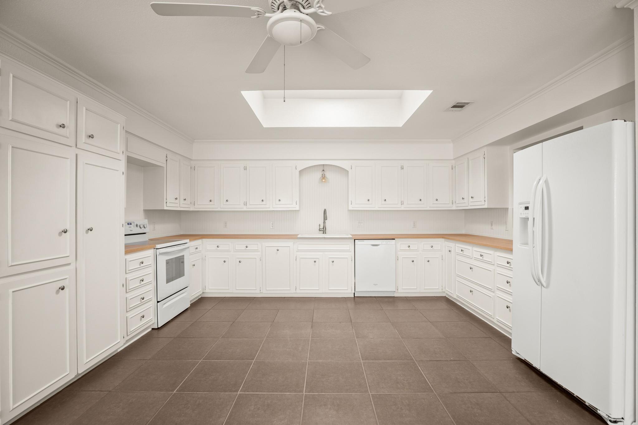 11129 Pinehurst Dr # C, Austin, TX 78747