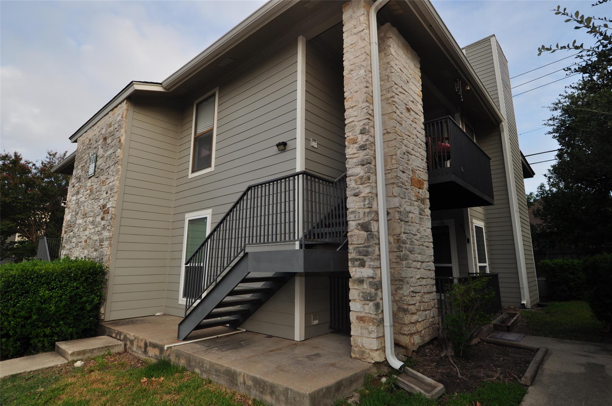 10616 Mellow Meadows Dr, 27D Dr # 27D, Austin, TX 78750